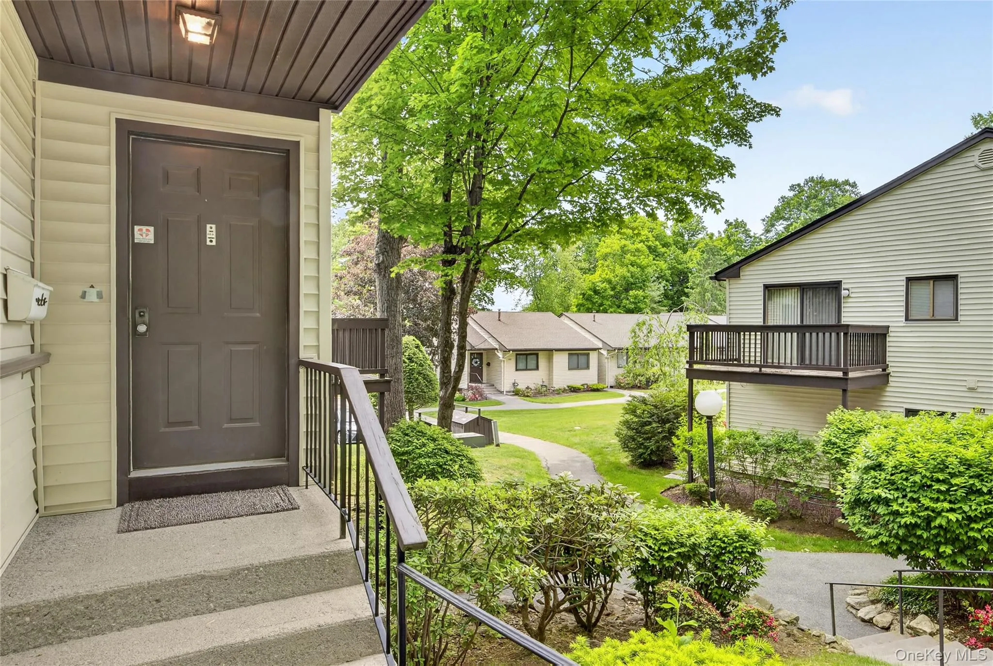Feels like a single family home with overhang to protect from the elements. Feels like a single family home with overhang to protect from the elements.
