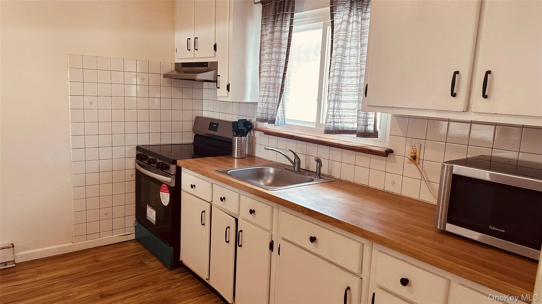881 Albany Post Road, New Paltz, NY, 3 Bedrooms Bedrooms, 7 Rooms Rooms,2 BathroomsBathrooms,Residential Lease,For Rent,Albany Post,0,964527 881 Albany Post Road, New Paltz, NY, 3 Bedrooms Bedrooms, 7 Rooms Rooms,2 BathroomsBathrooms,Residential Lease,For Rent,Albany Post,0,964527