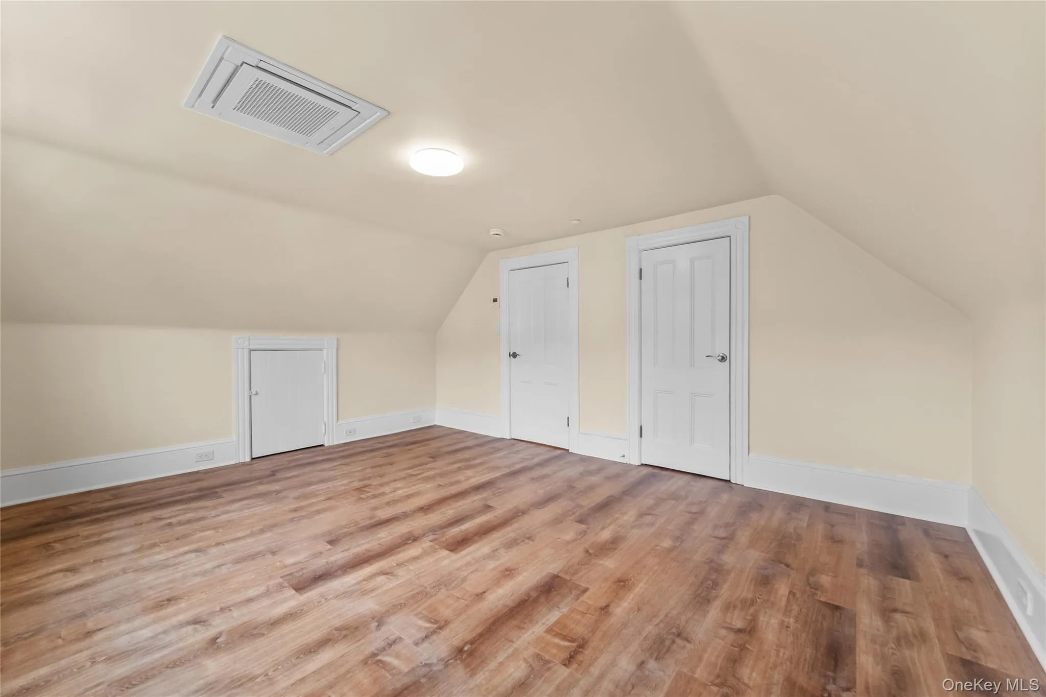 81 Washington Street, Greenburgh, NY, 1 Bedroom Bedrooms, 3 Rooms Rooms,1 BathroomBathrooms,Residential Lease,For Rent,Washington,0,964533 81 Washington Street, Greenburgh, NY, 1 Bedroom Bedrooms, 3 Rooms Rooms,1 BathroomBathrooms,Residential Lease,For Rent,Washington,0,964533