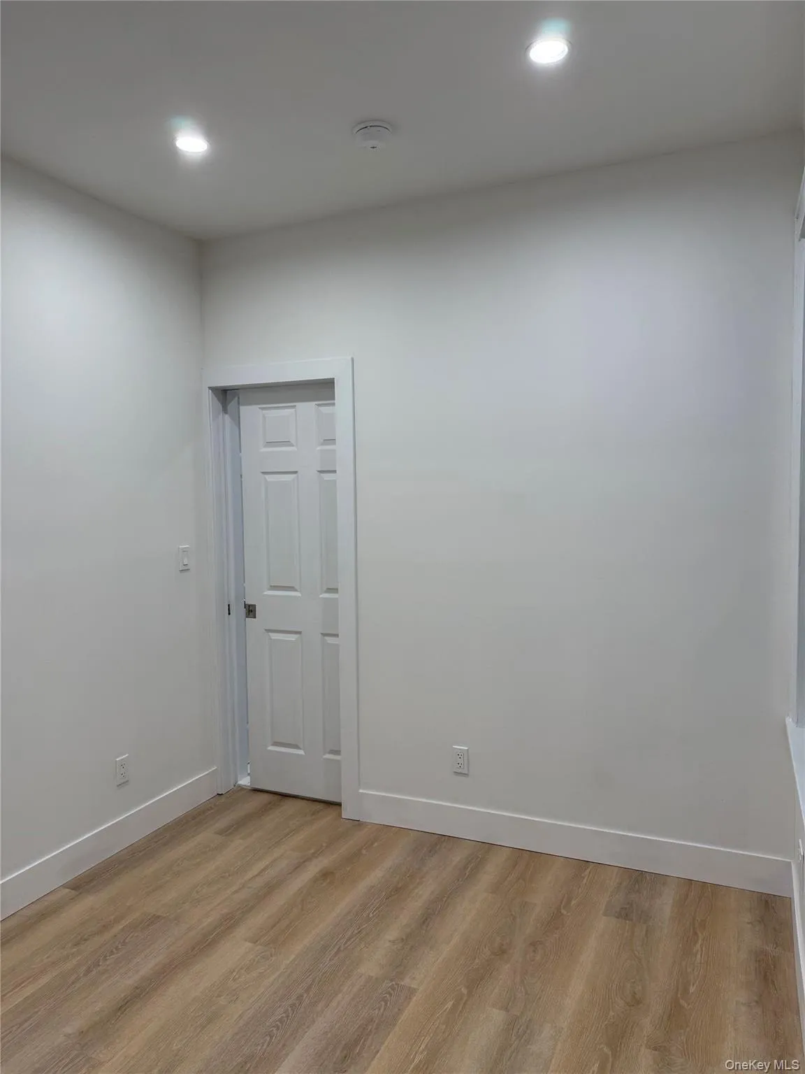 23801 Braddock Avenue, New York, NY, 1 Bedroom Bedrooms, 4 Rooms Rooms,1 BathroomBathrooms,Residential Lease,For Rent,Braddock,0,964575 23801 Braddock Avenue, New York, NY, 1 Bedroom Bedrooms, 4 Rooms Rooms,1 BathroomBathrooms,Residential Lease,For Rent,Braddock,0,964575