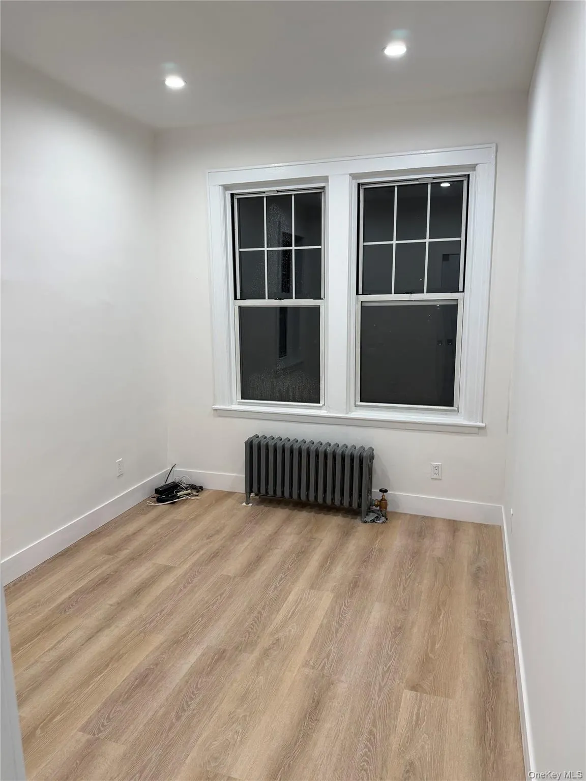 23801 Braddock Avenue, New York, NY, 1 Bedroom Bedrooms, 4 Rooms Rooms,1 BathroomBathrooms,Residential Lease,For Rent,Braddock,0,964575 23801 Braddock Avenue, New York, NY, 1 Bedroom Bedrooms, 4 Rooms Rooms,1 BathroomBathrooms,Residential Lease,For Rent,Braddock,0,964575