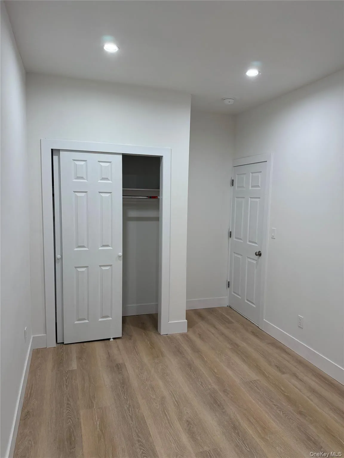 23801 Braddock Avenue, New York, NY, 1 Bedroom Bedrooms, 4 Rooms Rooms,1 BathroomBathrooms,Residential Lease,For Rent,Braddock,0,964575 23801 Braddock Avenue, New York, NY, 1 Bedroom Bedrooms, 4 Rooms Rooms,1 BathroomBathrooms,Residential Lease,For Rent,Braddock,0,964575