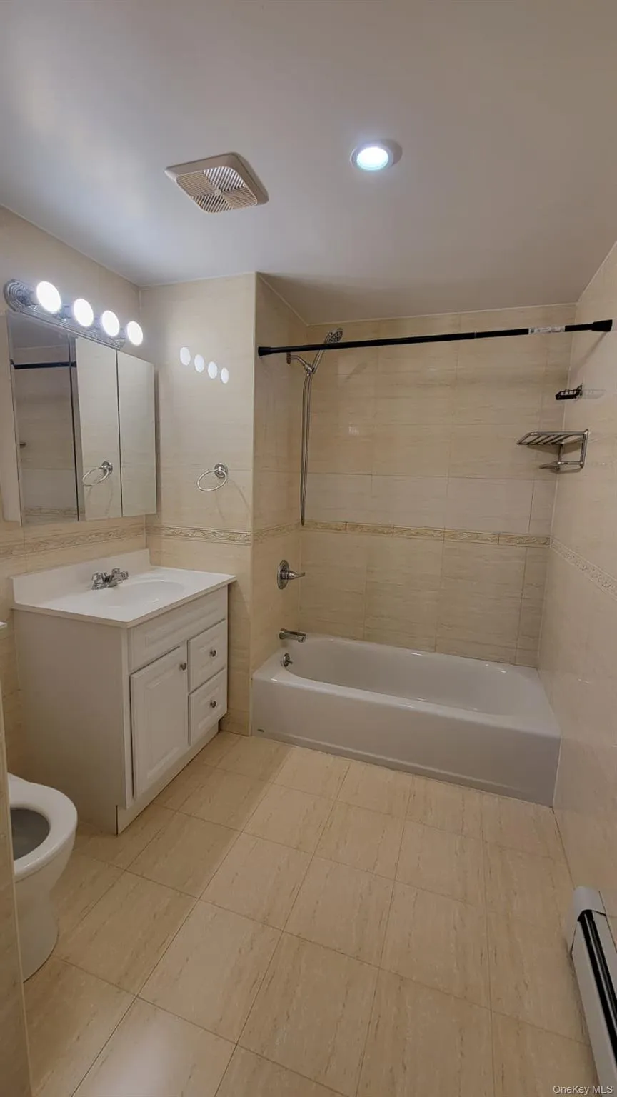 64-73 Austin Street, New York, NY, 2 Bedrooms Bedrooms, 4 Rooms Rooms,2 BathroomsBathrooms,Residential Lease,For Rent,Austin,0,964646 64-73 Austin Street, New York, NY, 2 Bedrooms Bedrooms, 4 Rooms Rooms,2 BathroomsBathrooms,Residential Lease,For Rent,Austin,0,964646