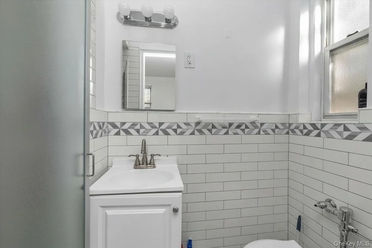 76-36 113th Street, New York, NY, 3 Bedrooms Bedrooms, 6 Rooms Rooms,2 BathroomsBathrooms,Residential,For Rent,113th,0,964657 76-36 113th Street, New York, NY, 3 Bedrooms Bedrooms, 6 Rooms Rooms,2 BathroomsBathrooms,Residential,For Rent,113th,0,964657