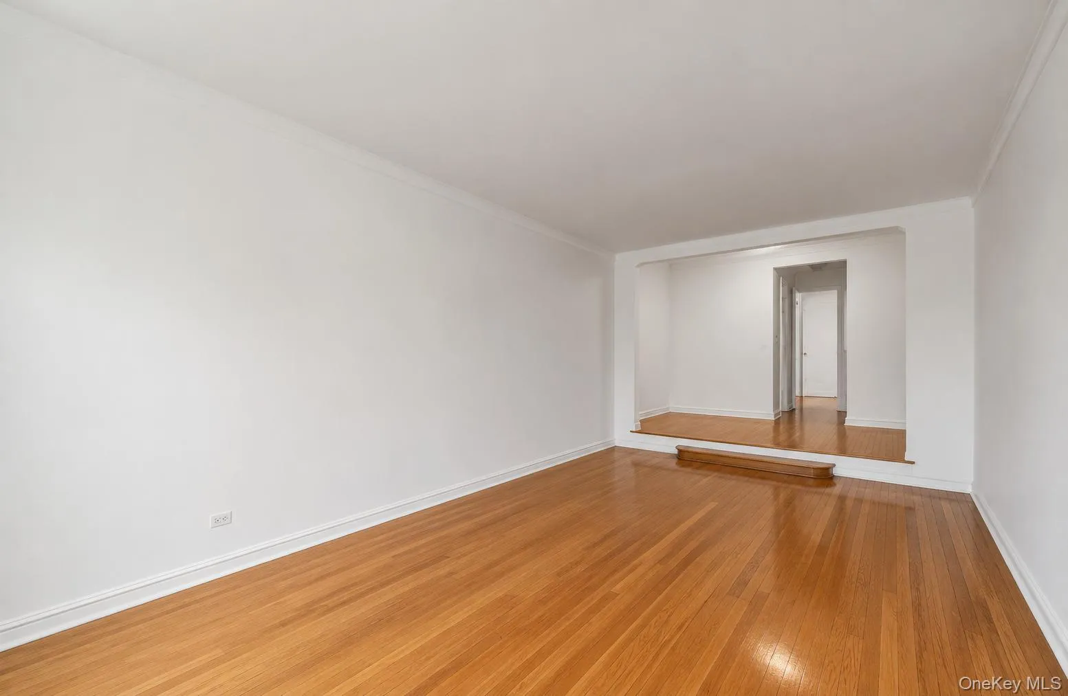 76-36 113th Street, New York, NY, 3 Bedrooms Bedrooms, 6 Rooms Rooms,2 BathroomsBathrooms,Residential,For Rent,113th,0,KEY964657 76-36 113th Street, New York, NY, 3 Bedrooms Bedrooms, 6 Rooms Rooms,2 BathroomsBathrooms,Residential,For Rent,113th,0,KEY964657