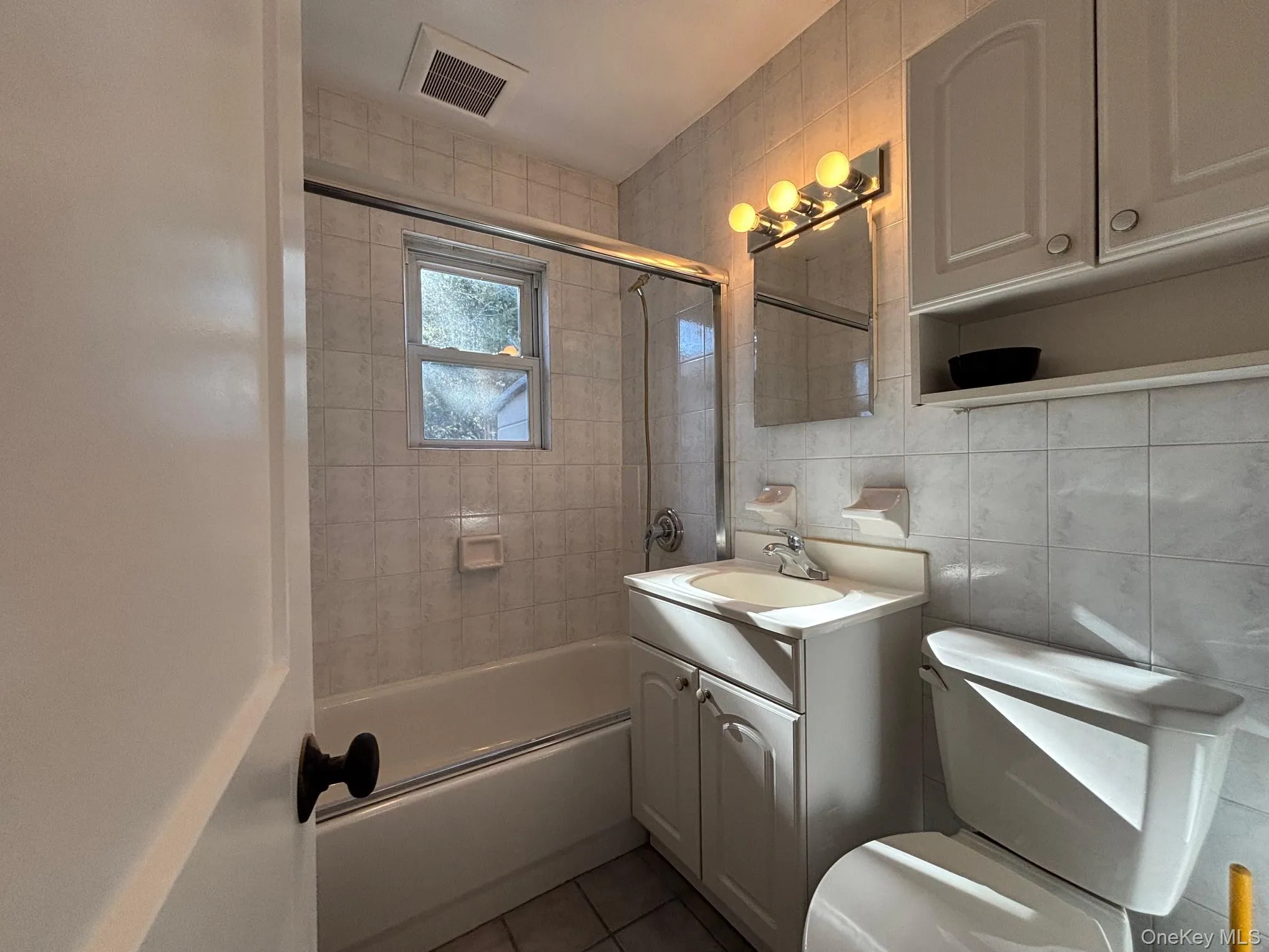 Primary full bathroom. Primary full bathroom.