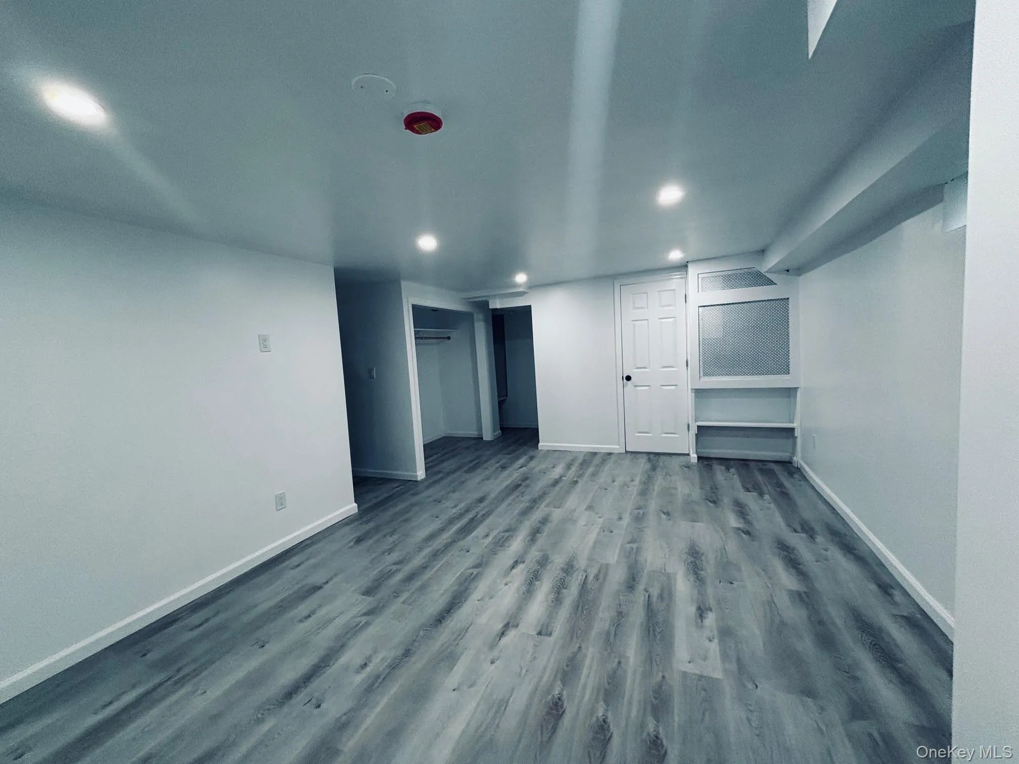 Large bonus room with private bathroom and entrance. Large bonus room with private bathroom and entrance.