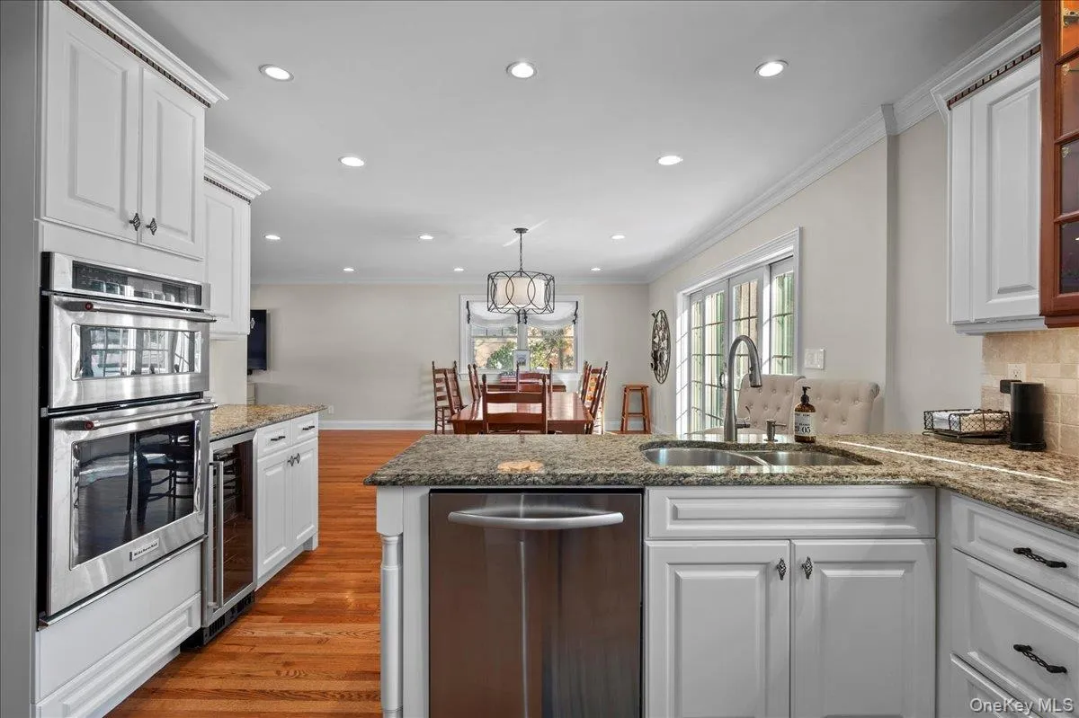 299 STRATTON Road, New Rochelle, NY, 4 Bedrooms Bedrooms, 8 Rooms Rooms,3 BathroomsBathrooms,Residential,For Rent,STRATTON,0,964716 299 STRATTON Road, New Rochelle, NY, 4 Bedrooms Bedrooms, 8 Rooms Rooms,3 BathroomsBathrooms,Residential,For Rent,STRATTON,0,964716