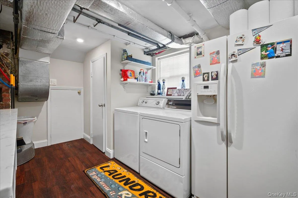 299 STRATTON Road, New Rochelle, NY, 4 Bedrooms Bedrooms, 8 Rooms Rooms,3 BathroomsBathrooms,Residential,For Rent,STRATTON,0,964716 299 STRATTON Road, New Rochelle, NY, 4 Bedrooms Bedrooms, 8 Rooms Rooms,3 BathroomsBathrooms,Residential,For Rent,STRATTON,0,964716