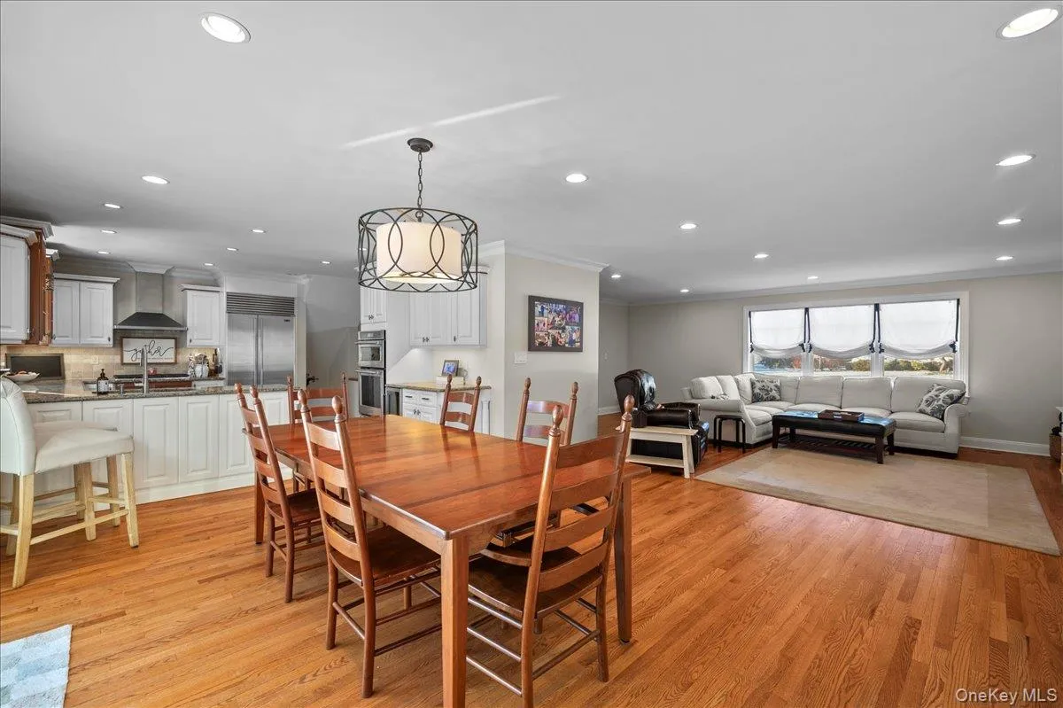 299 STRATTON Road, New Rochelle, NY, 4 Bedrooms Bedrooms, 8 Rooms Rooms,3 BathroomsBathrooms,Residential,For Rent,STRATTON,0,964716 299 STRATTON Road, New Rochelle, NY, 4 Bedrooms Bedrooms, 8 Rooms Rooms,3 BathroomsBathrooms,Residential,For Rent,STRATTON,0,964716