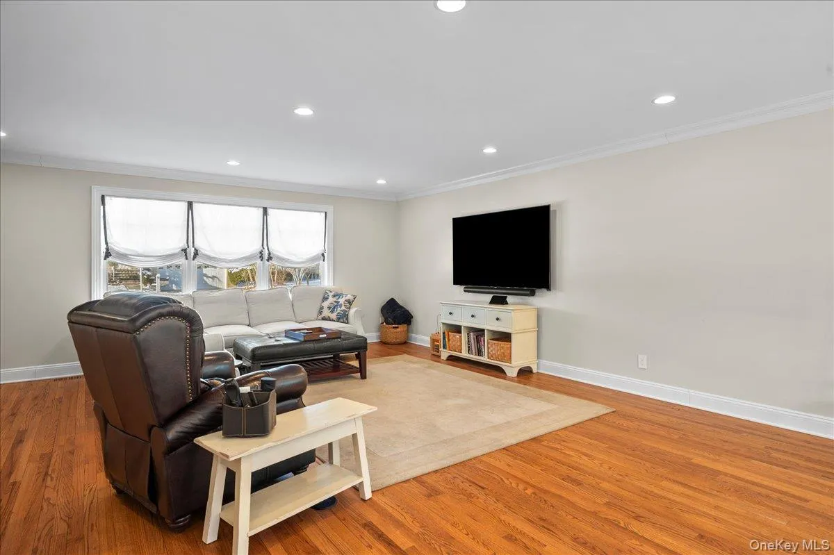 299 STRATTON Road, New Rochelle, NY, 4 Bedrooms Bedrooms, 8 Rooms Rooms,3 BathroomsBathrooms,Residential,For Rent,STRATTON,0,964716 299 STRATTON Road, New Rochelle, NY, 4 Bedrooms Bedrooms, 8 Rooms Rooms,3 BathroomsBathrooms,Residential,For Rent,STRATTON,0,964716