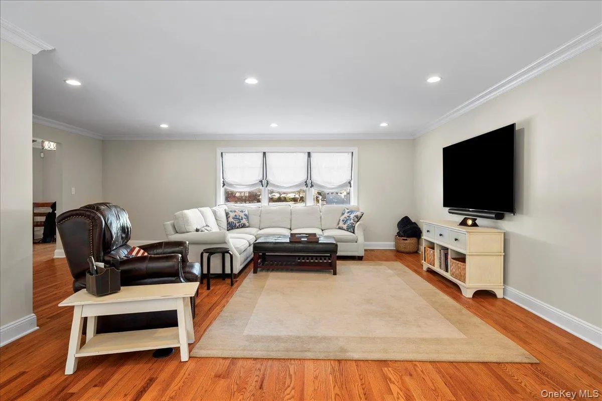 299 STRATTON Road, New Rochelle, NY, 4 Bedrooms Bedrooms, 8 Rooms Rooms,3 BathroomsBathrooms,Residential,For Rent,STRATTON,0,964716 299 STRATTON Road, New Rochelle, NY, 4 Bedrooms Bedrooms, 8 Rooms Rooms,3 BathroomsBathrooms,Residential,For Rent,STRATTON,0,964716
