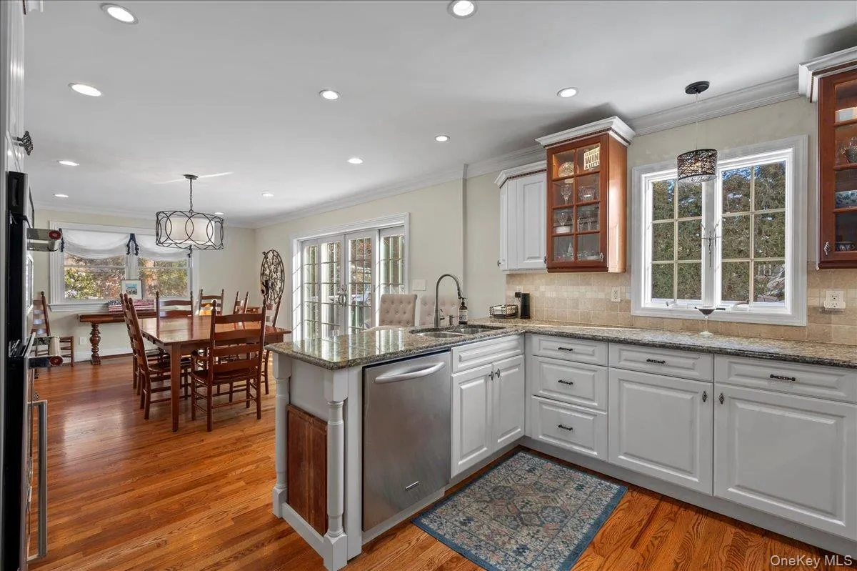 299 STRATTON Road, New Rochelle, NY, 4 Bedrooms Bedrooms, 8 Rooms Rooms,3 BathroomsBathrooms,Residential,For Rent,STRATTON,0,964716 299 STRATTON Road, New Rochelle, NY, 4 Bedrooms Bedrooms, 8 Rooms Rooms,3 BathroomsBathrooms,Residential,For Rent,STRATTON,0,964716