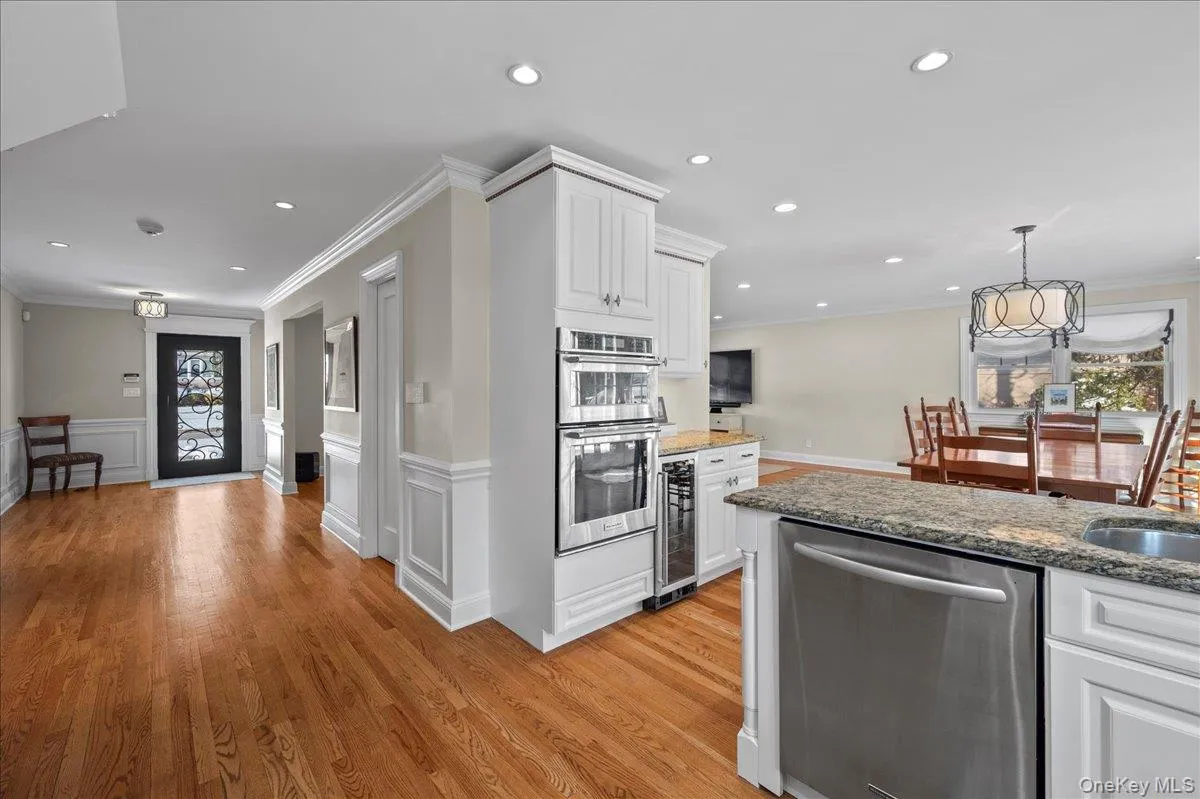 299 STRATTON Road, New Rochelle, NY, 4 Bedrooms Bedrooms, 8 Rooms Rooms,3 BathroomsBathrooms,Residential,For Rent,STRATTON,0,964716 299 STRATTON Road, New Rochelle, NY, 4 Bedrooms Bedrooms, 8 Rooms Rooms,3 BathroomsBathrooms,Residential,For Rent,STRATTON,0,964716