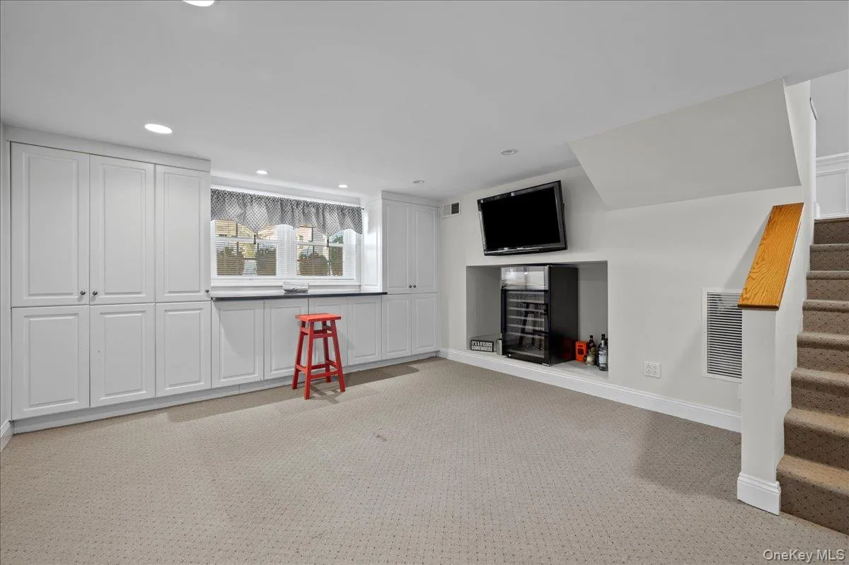 299 STRATTON Road, New Rochelle, NY, 4 Bedrooms Bedrooms, 8 Rooms Rooms,3 BathroomsBathrooms,Residential,For Rent,STRATTON,0,964716 299 STRATTON Road, New Rochelle, NY, 4 Bedrooms Bedrooms, 8 Rooms Rooms,3 BathroomsBathrooms,Residential,For Rent,STRATTON,0,964716