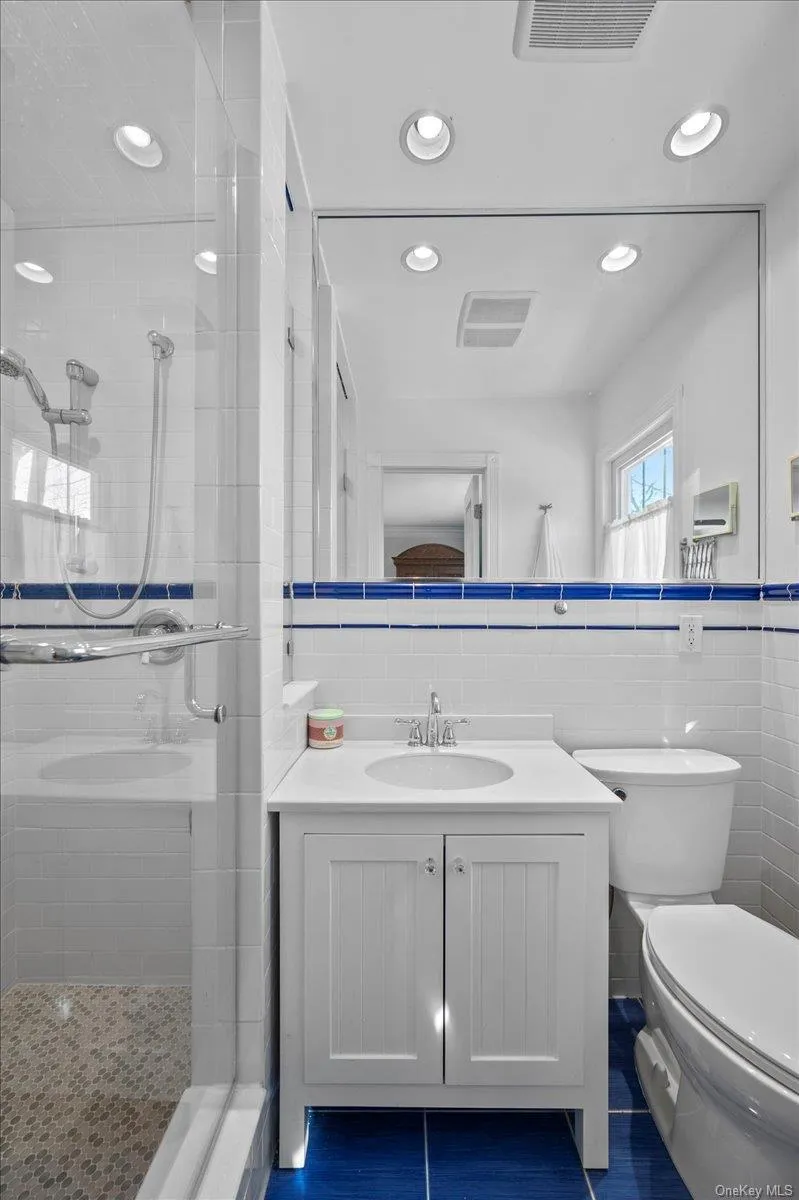 299 STRATTON Road, New Rochelle, NY, 4 Bedrooms Bedrooms, 8 Rooms Rooms,3 BathroomsBathrooms,Residential,For Rent,STRATTON,0,964716 299 STRATTON Road, New Rochelle, NY, 4 Bedrooms Bedrooms, 8 Rooms Rooms,3 BathroomsBathrooms,Residential,For Rent,STRATTON,0,964716