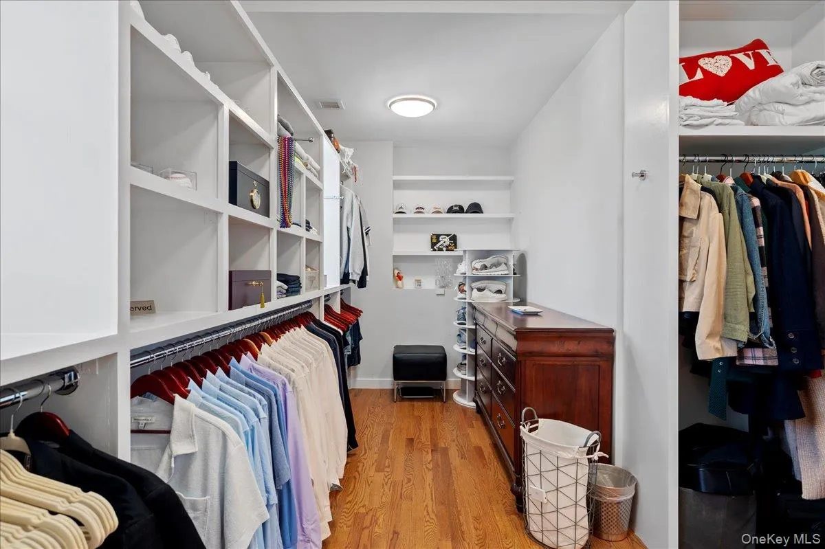 299 STRATTON Road, New Rochelle, NY, 4 Bedrooms Bedrooms, 8 Rooms Rooms,3 BathroomsBathrooms,Residential,For Rent,STRATTON,0,964716 299 STRATTON Road, New Rochelle, NY, 4 Bedrooms Bedrooms, 8 Rooms Rooms,3 BathroomsBathrooms,Residential,For Rent,STRATTON,0,964716
