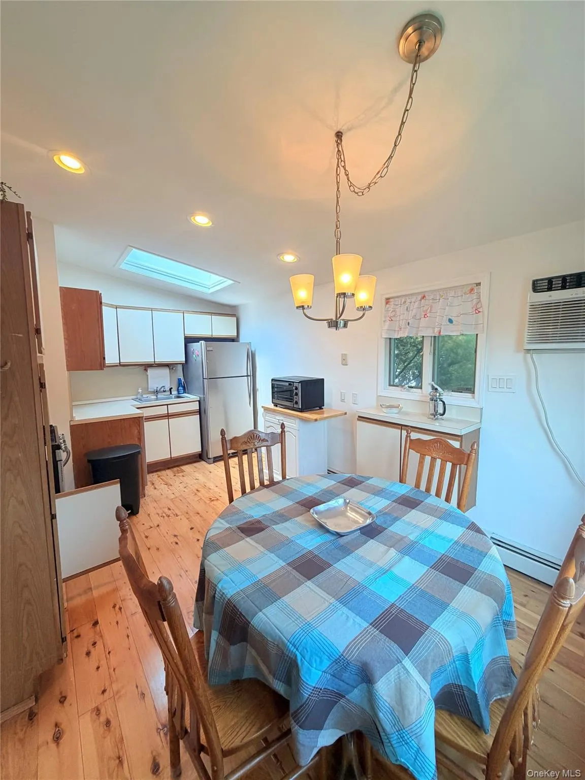 15 Maple Street, West Babylon, NY, 3 Bedrooms Bedrooms, 7 Rooms Rooms,2 BathroomsBathrooms,Residential,For Rent,Maple,0,964720 15 Maple Street, West Babylon, NY, 3 Bedrooms Bedrooms, 7 Rooms Rooms,2 BathroomsBathrooms,Residential,For Rent,Maple,0,964720