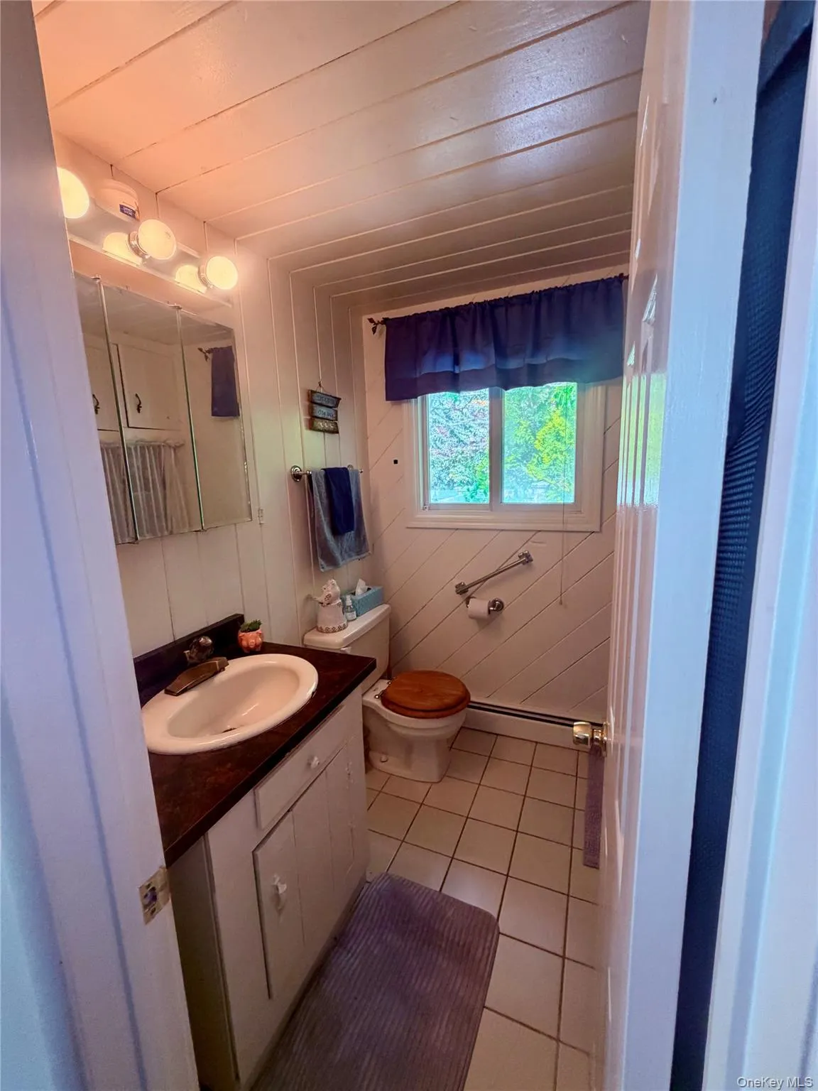 15 Maple Street, West Babylon, NY, 3 Bedrooms Bedrooms, 7 Rooms Rooms,2 BathroomsBathrooms,Residential,For Rent,Maple,0,964720 15 Maple Street, West Babylon, NY, 3 Bedrooms Bedrooms, 7 Rooms Rooms,2 BathroomsBathrooms,Residential,For Rent,Maple,0,964720