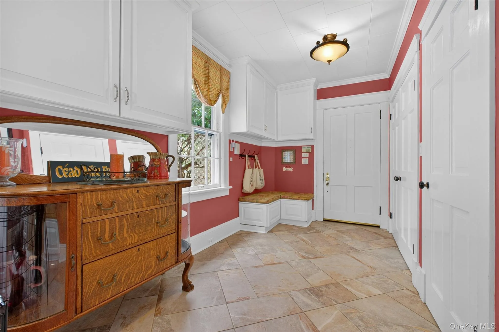 Butler's pantry/mudroom Butler's pantry/mudroom