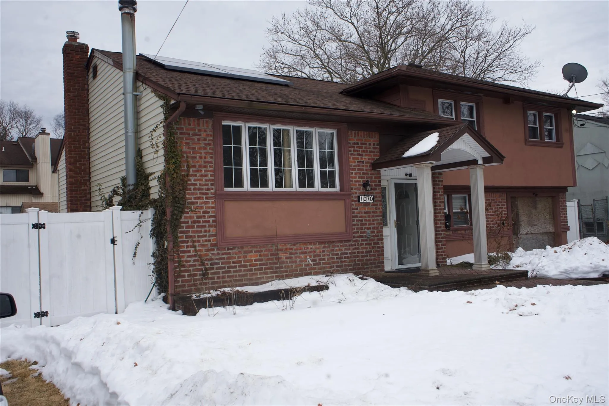 1070 Cramer Court, Hempstead, NY, 3 Bedrooms Bedrooms, 7 Rooms Rooms,2 BathroomsBathrooms,Residential Sale,For Rent,Cramer,0,964732 1070 Cramer Court, Hempstead, NY, 3 Bedrooms Bedrooms, 7 Rooms Rooms,2 BathroomsBathrooms,Residential Sale,For Rent,Cramer,0,964732