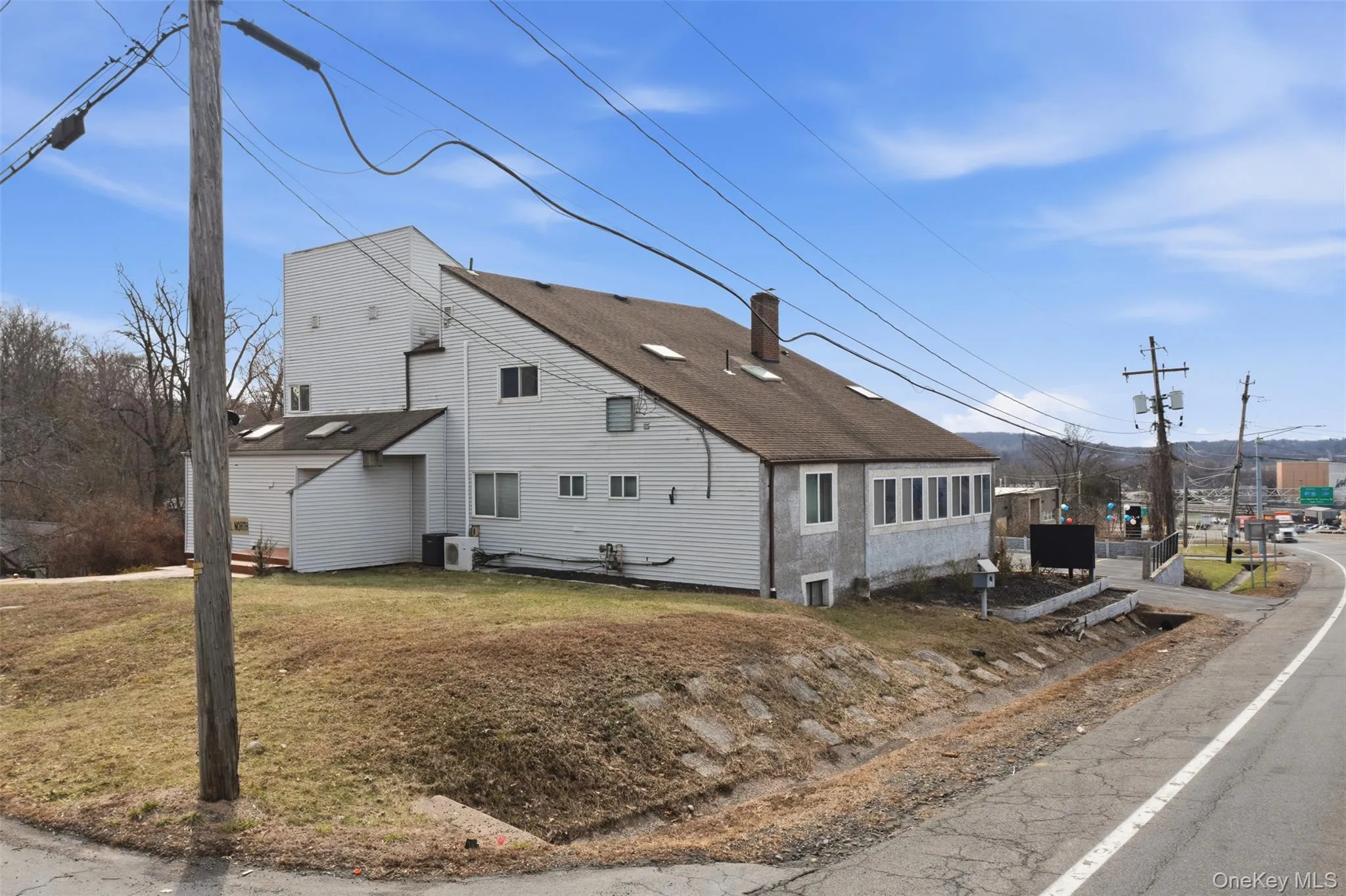 2 Strawberry Hill Lane, Clarkstown, NY, 3 Bedrooms Bedrooms, 14 Rooms Rooms,2 BathroomsBathrooms,Residential,For Rent,Strawberry Hill,0,964734 2 Strawberry Hill Lane, Clarkstown, NY, 3 Bedrooms Bedrooms, 14 Rooms Rooms,2 BathroomsBathrooms,Residential,For Rent,Strawberry Hill,0,964734