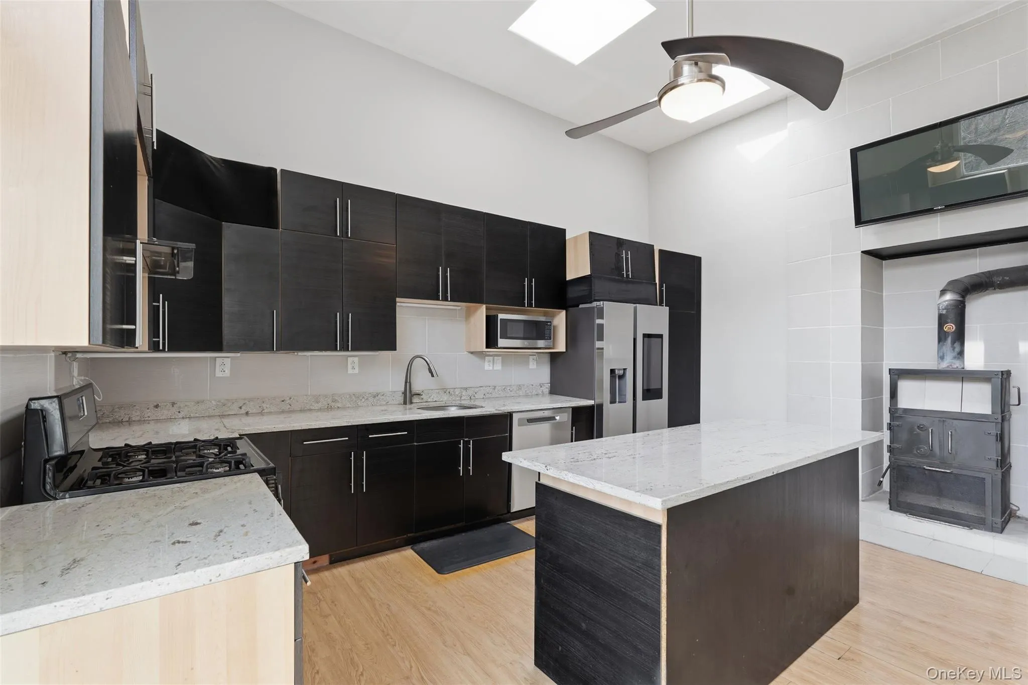 2 Strawberry Hill Lane, Clarkstown, NY, 3 Bedrooms Bedrooms, 14 Rooms Rooms,2 BathroomsBathrooms,Residential,For Rent,Strawberry Hill,0,964734 2 Strawberry Hill Lane, Clarkstown, NY, 3 Bedrooms Bedrooms, 14 Rooms Rooms,2 BathroomsBathrooms,Residential,For Rent,Strawberry Hill,0,964734