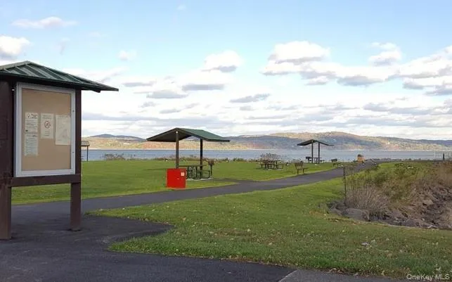 Community Park Trails at Haverstraw Bay Park Community Park Trails at Haverstraw Bay Park