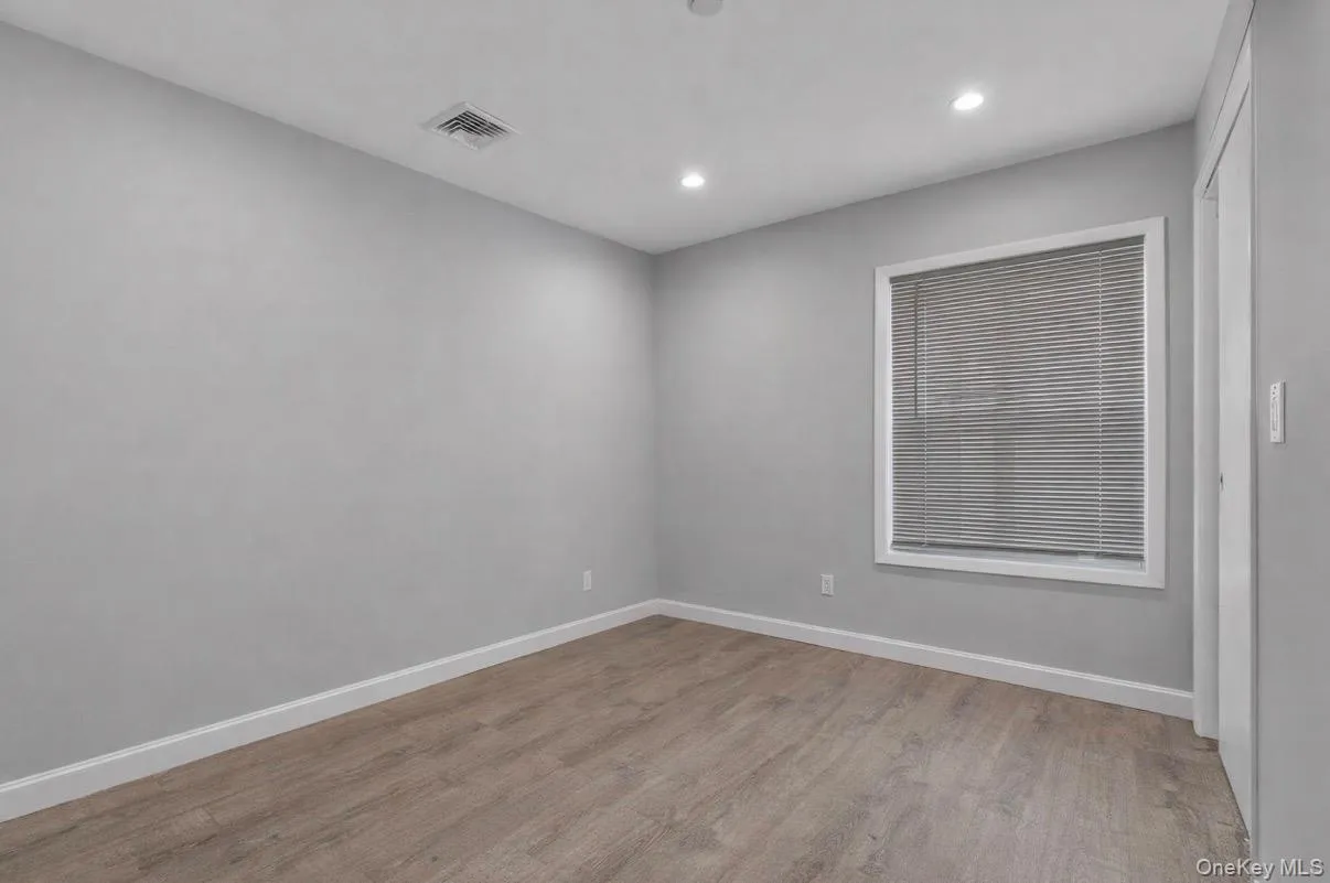 616 Broadway, Long Beach, NY, 3 Bedrooms Bedrooms, 5 Rooms Rooms,1 BathroomBathrooms,Residential Lease,For Rent,Broadway,0,964773 616 Broadway, Long Beach, NY, 3 Bedrooms Bedrooms, 5 Rooms Rooms,1 BathroomBathrooms,Residential Lease,For Rent,Broadway,0,964773