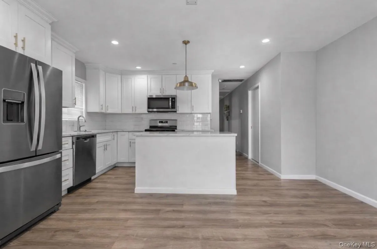 616 Broadway, Long Beach, NY, 3 Bedrooms Bedrooms, 5 Rooms Rooms,1 BathroomBathrooms,Residential Lease,For Rent,Broadway,0,964773 616 Broadway, Long Beach, NY, 3 Bedrooms Bedrooms, 5 Rooms Rooms,1 BathroomBathrooms,Residential Lease,For Rent,Broadway,0,964773