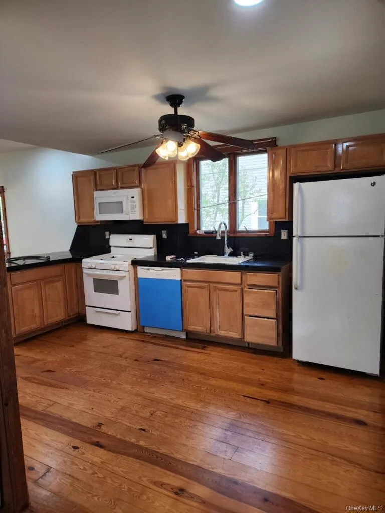 7 Cross Street, Port Jervis, NY, 2 Bedrooms Bedrooms, 4 Rooms Rooms,1 BathroomBathrooms,Residential Sale,For Rent,Cross,0,964808 7 Cross Street, Port Jervis, NY, 2 Bedrooms Bedrooms, 4 Rooms Rooms,1 BathroomBathrooms,Residential Sale,For Rent,Cross,0,964808