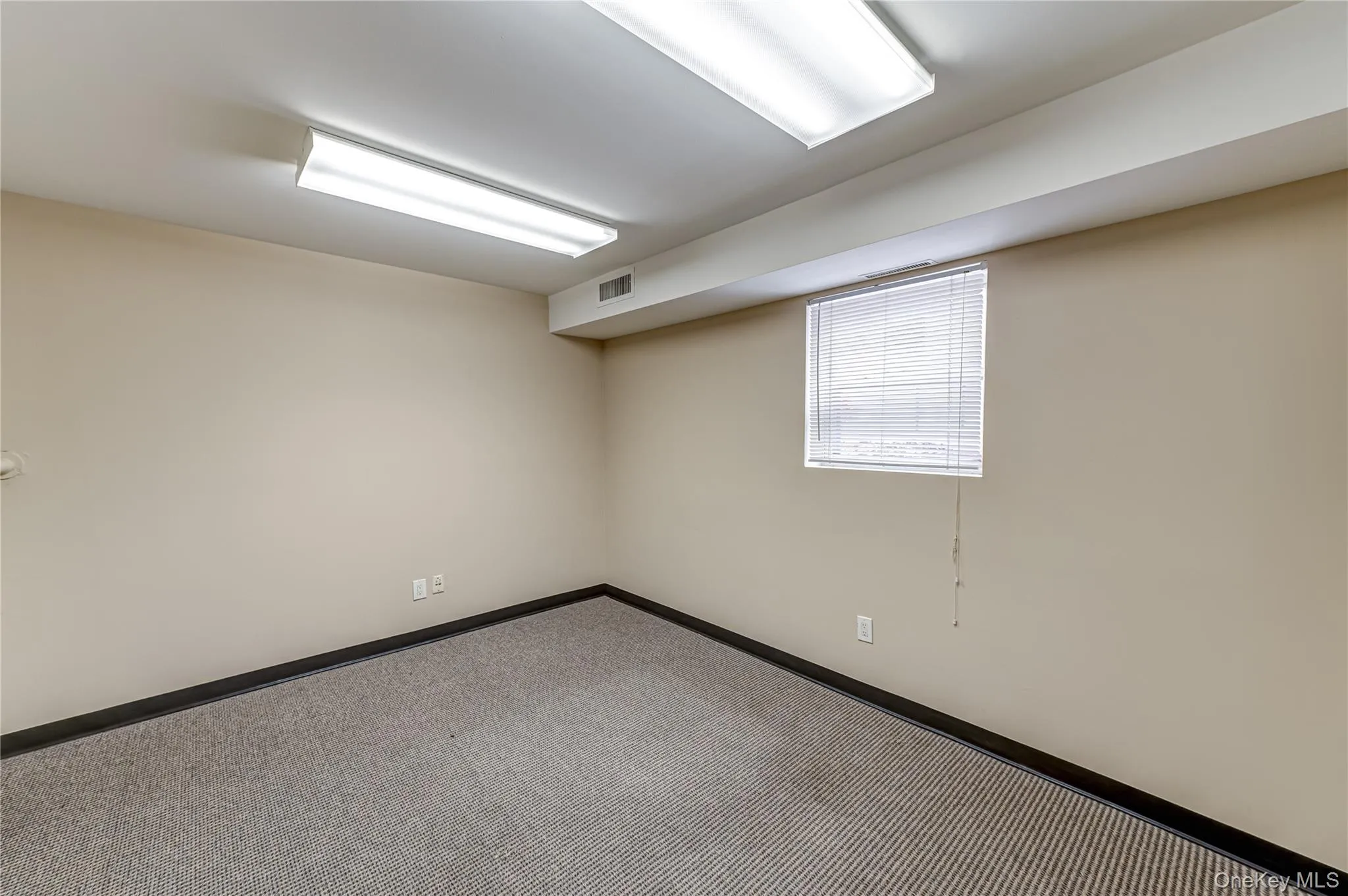 48 Elm Street, Huntington, NY, ,Commercial Lease,For Rent,Elm,0,964811 48 Elm Street, Huntington, NY, ,Commercial Lease,For Rent,Elm,0,964811