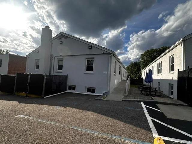 48 Elm Street, Huntington, NY, ,Commercial Lease,For Rent,Elm,0,964811 48 Elm Street, Huntington, NY, ,Commercial Lease,For Rent,Elm,0,964811