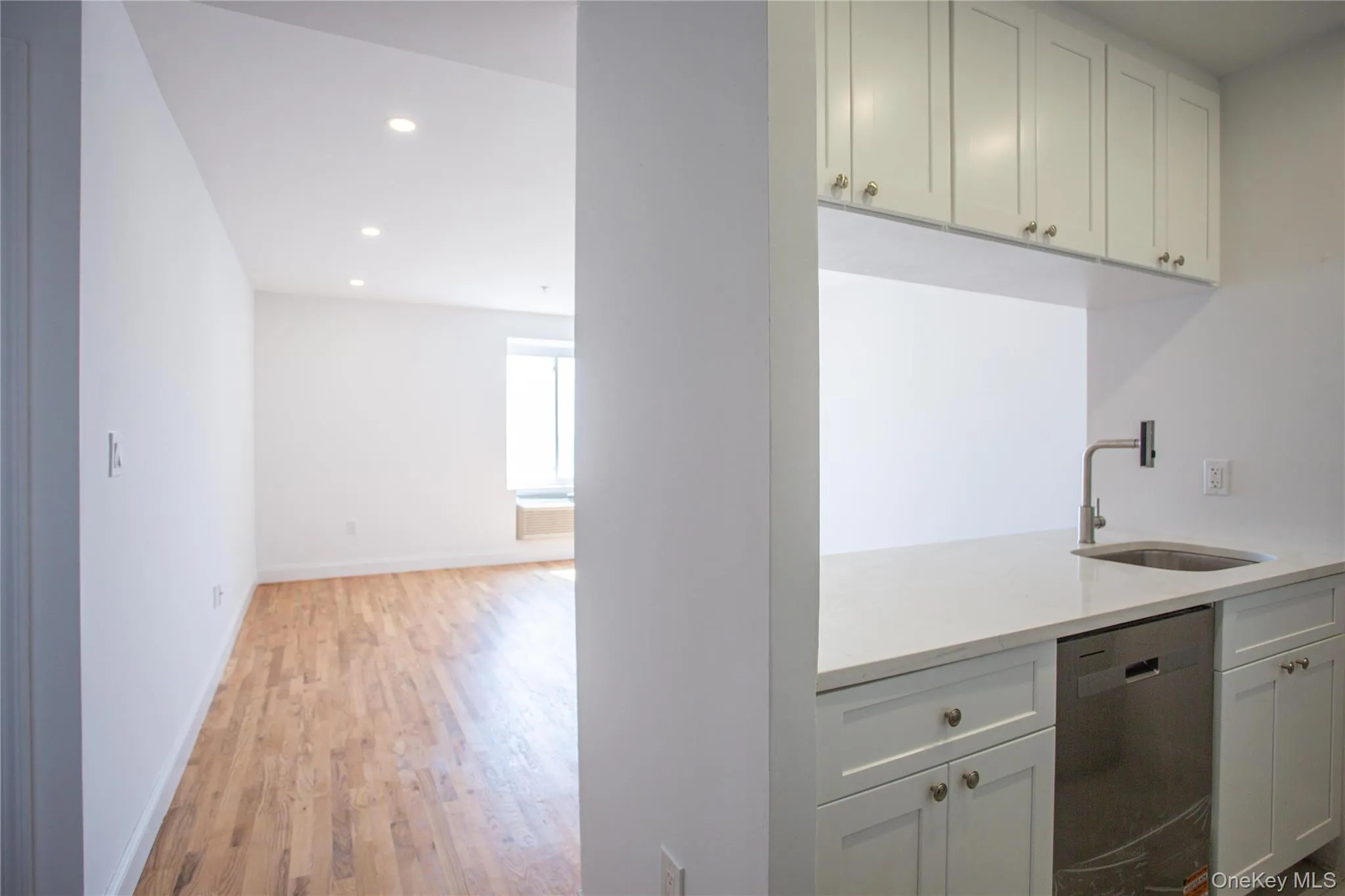 10 Franklin Boulevard, Long Beach, NY, 1 Bedroom Bedrooms, 4 Rooms Rooms,1 BathroomBathrooms,Residential Lease,For Rent,Franklin,0,964812 10 Franklin Boulevard, Long Beach, NY, 1 Bedroom Bedrooms, 4 Rooms Rooms,1 BathroomBathrooms,Residential Lease,For Rent,Franklin,0,964812