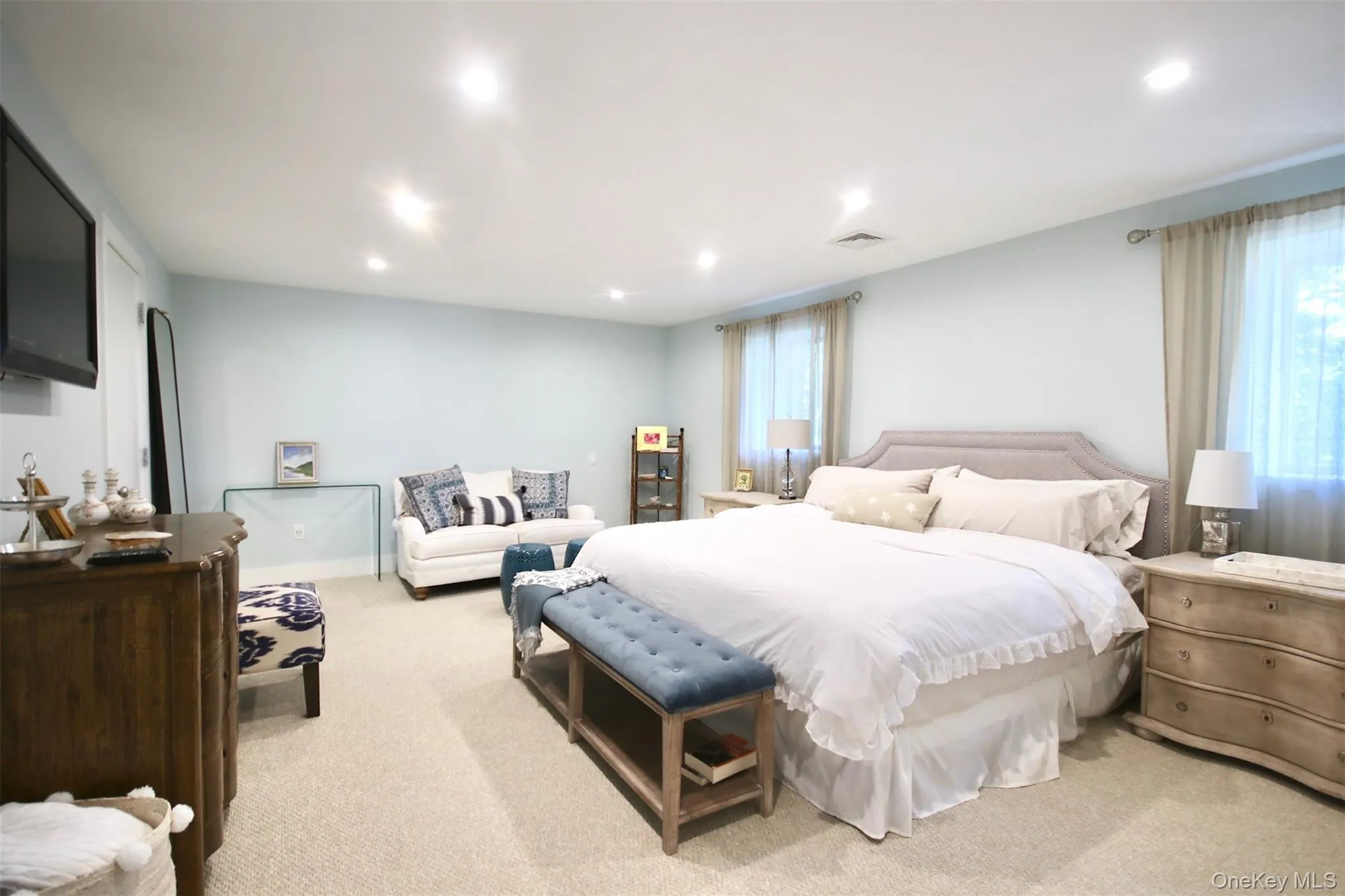 28 Old Trail Road, Southampton, NY, 4 Bedrooms Bedrooms, 11 Rooms Rooms,2 BathroomsBathrooms,Residential Lease,For Rent,Old Trail,0,964814 28 Old Trail Road, Southampton, NY, 4 Bedrooms Bedrooms, 11 Rooms Rooms,2 BathroomsBathrooms,Residential Lease,For Rent,Old Trail,0,964814