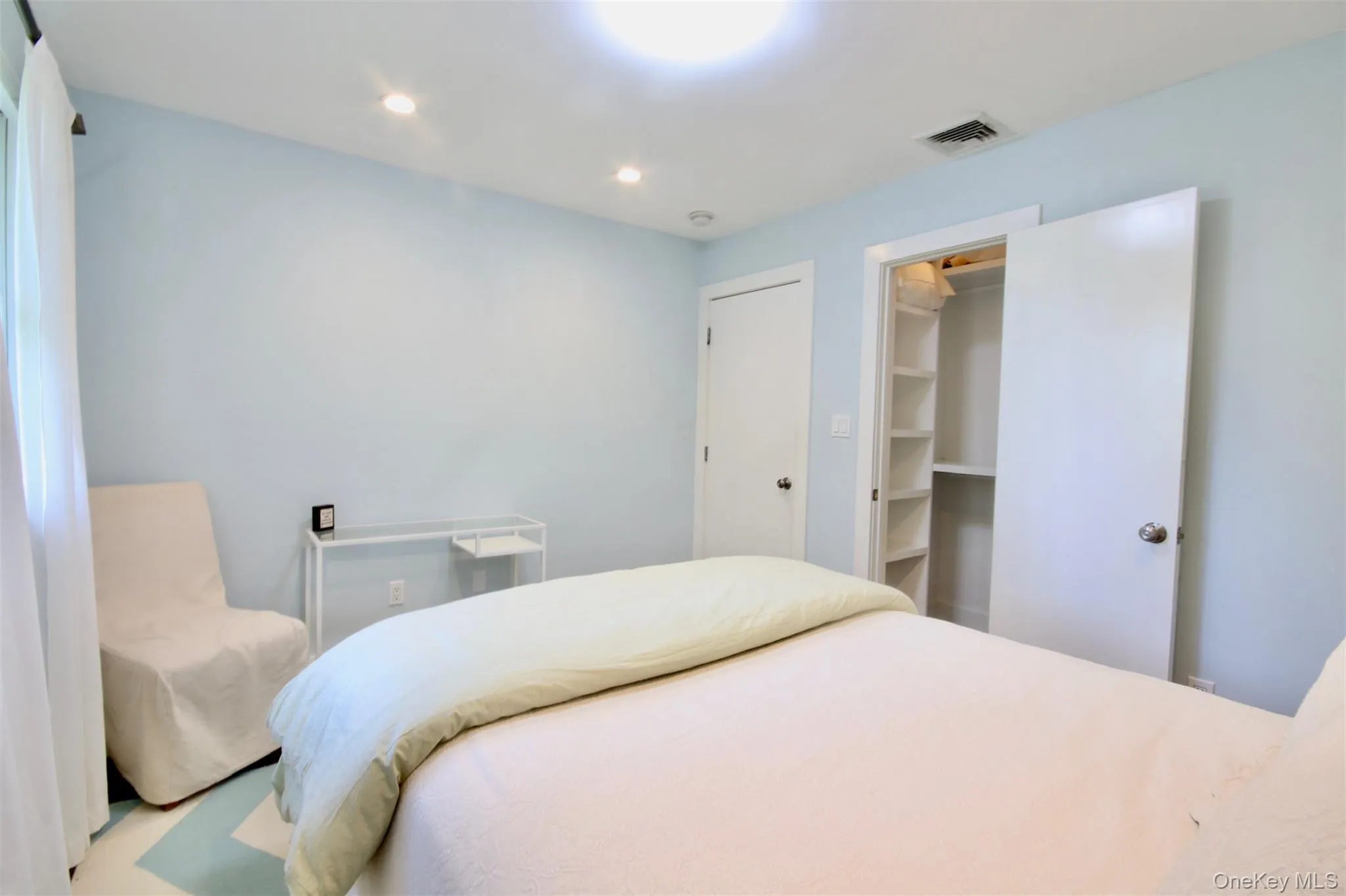 28 Old Trail Road, Southampton, NY, 4 Bedrooms Bedrooms, 11 Rooms Rooms,2 BathroomsBathrooms,Residential Lease,For Rent,Old Trail,0,964814 28 Old Trail Road, Southampton, NY, 4 Bedrooms Bedrooms, 11 Rooms Rooms,2 BathroomsBathrooms,Residential Lease,For Rent,Old Trail,0,964814