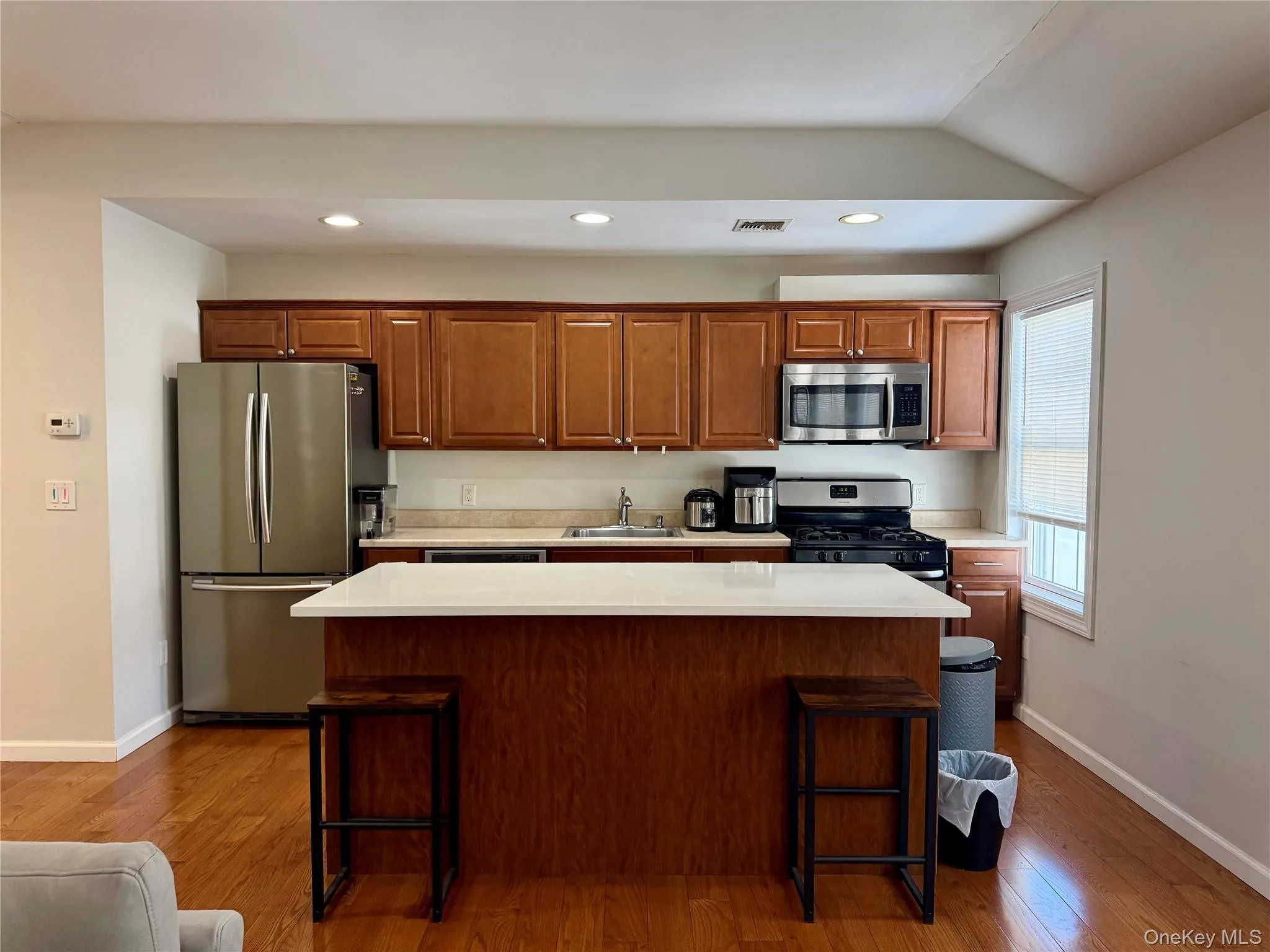 Open floor plan...quartz counter tops. Open floor plan...quartz counter tops.