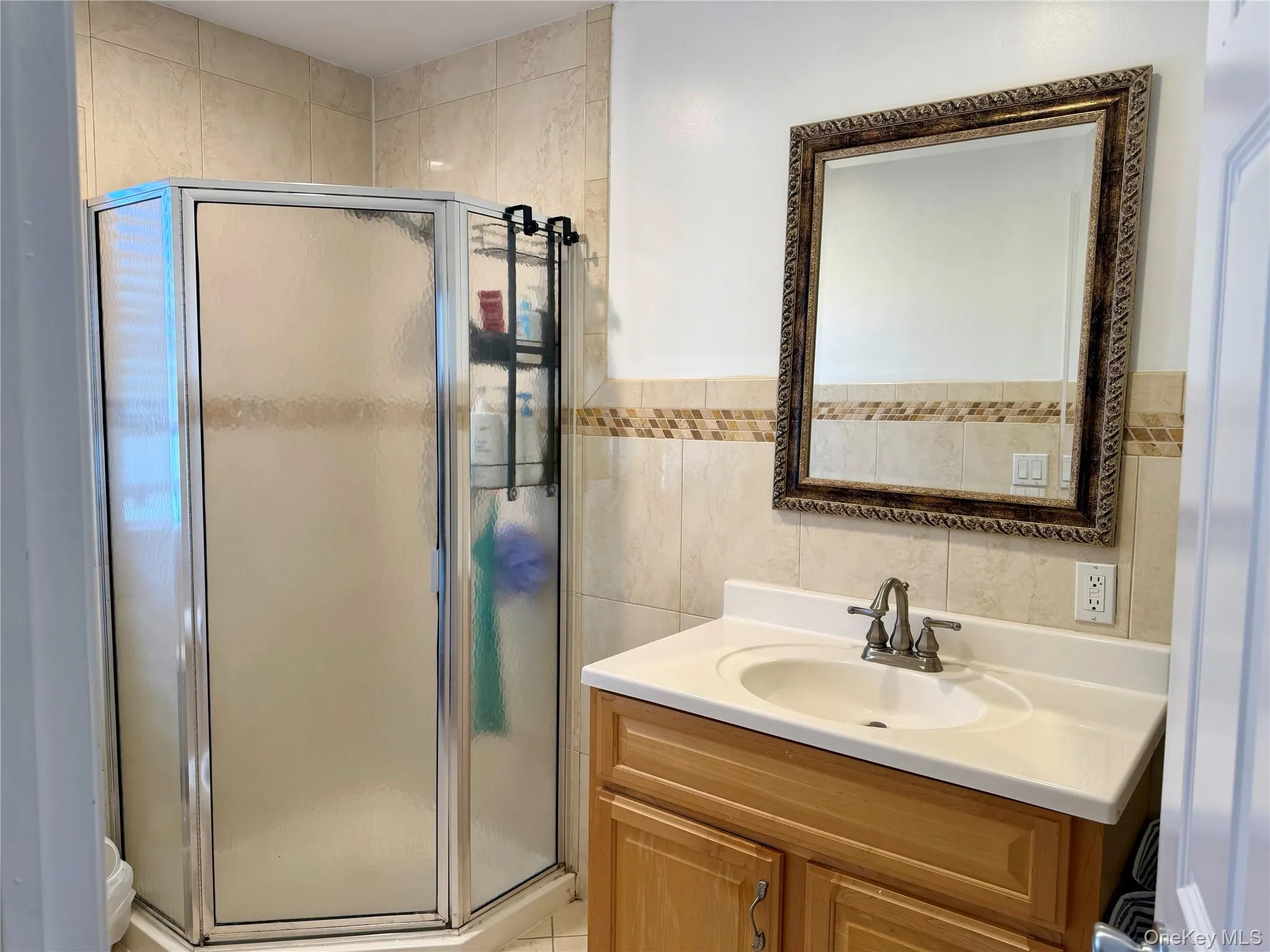 38 B Manorhaven Boulevard 38 B Manorhaven Boulevard