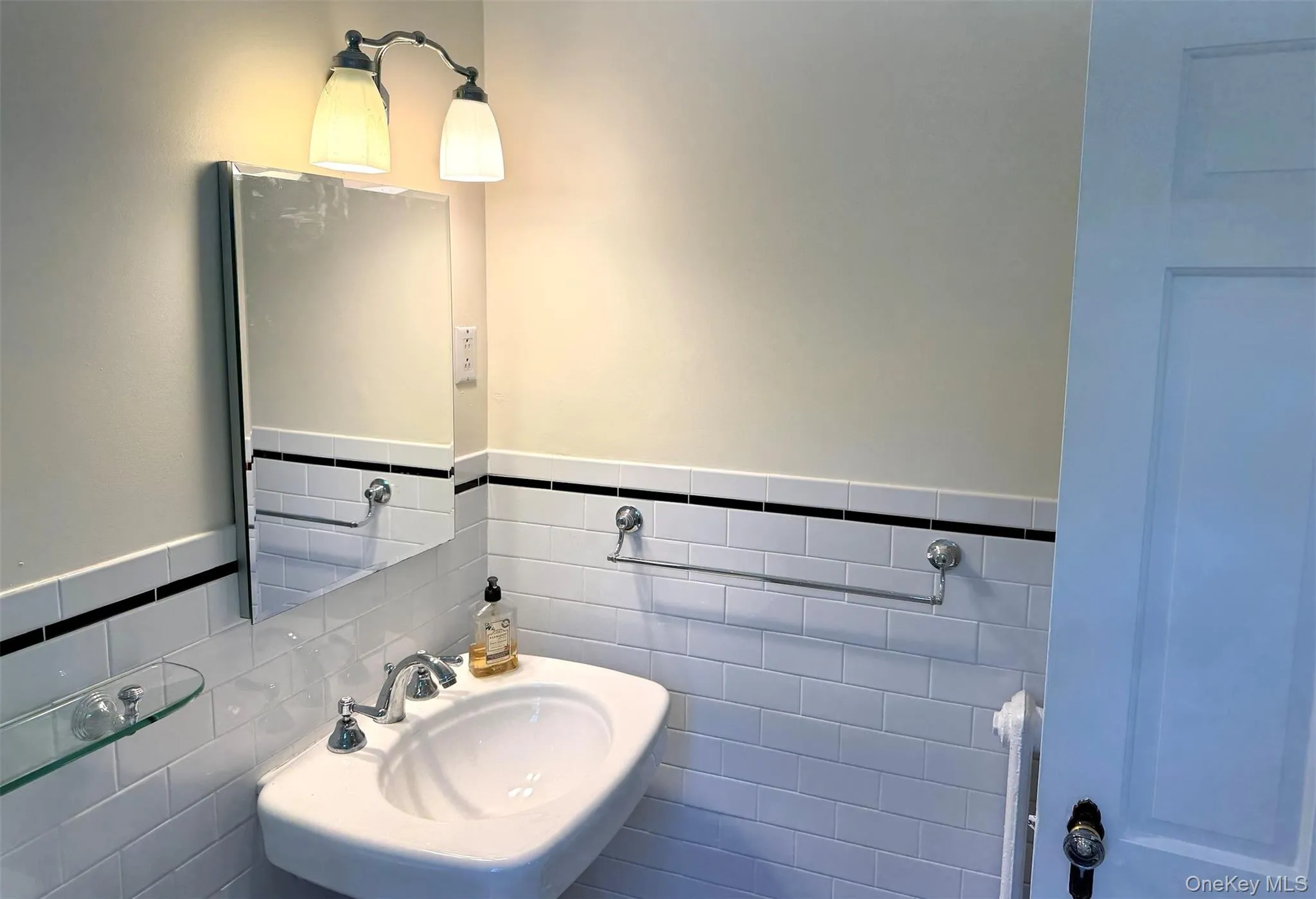 Second floor bath Second floor bath
