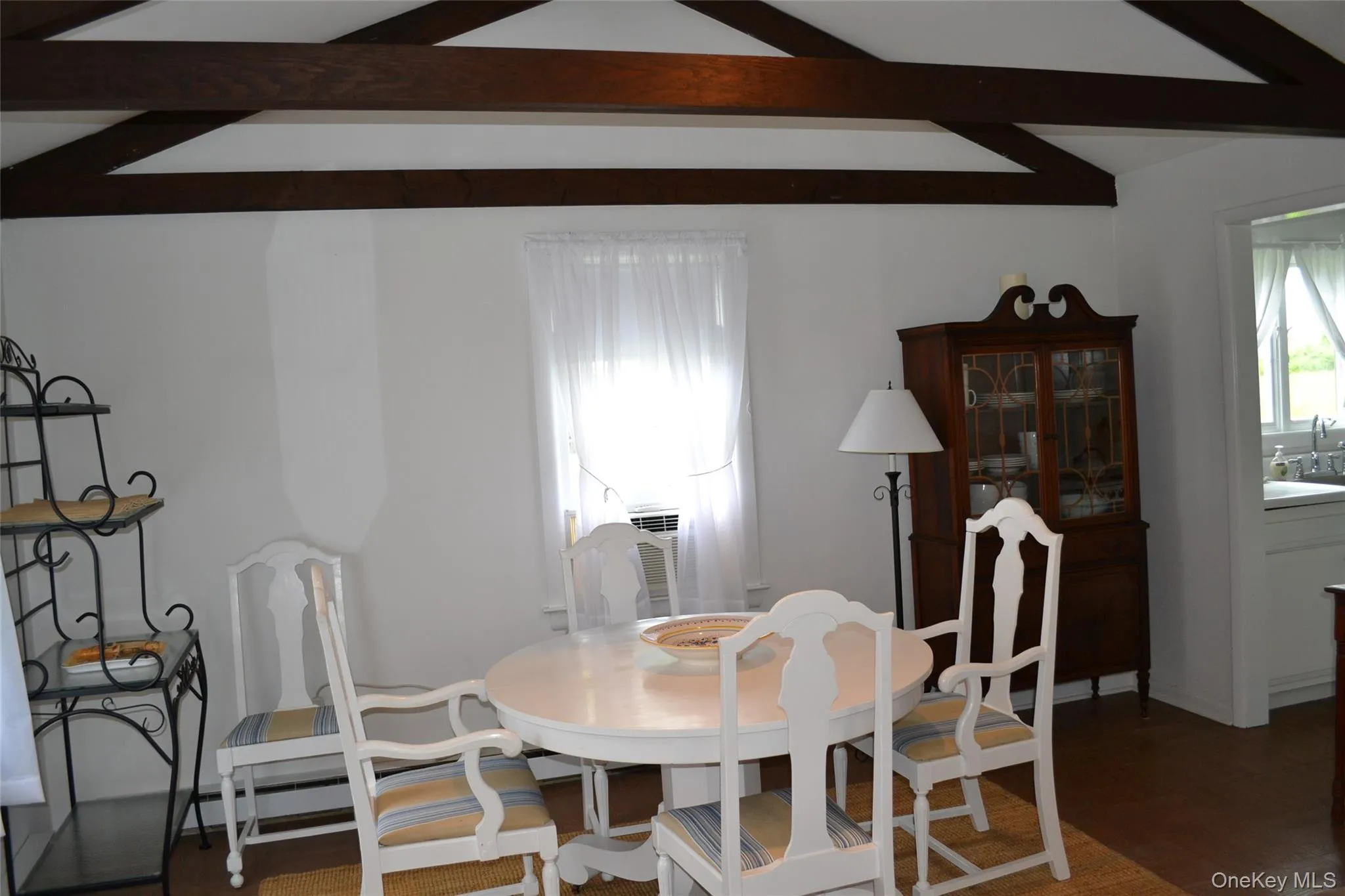 34A Sag Harbor Road, East Hampton, NY, 2 Bedrooms Bedrooms, 5 Rooms Rooms,1 BathroomBathrooms,Residential Lease,For Rent,Sag Harbor,0,964986 34A Sag Harbor Road, East Hampton, NY, 2 Bedrooms Bedrooms, 5 Rooms Rooms,1 BathroomBathrooms,Residential Lease,For Rent,Sag Harbor,0,964986