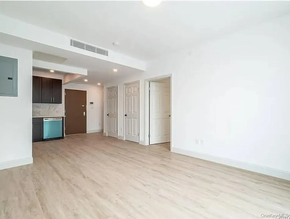 88-56 162nd Street, New York, NY, 2 Bedrooms Bedrooms, 4 Rooms Rooms,1 BathroomBathrooms,Residential Lease,For Rent,162nd,0,965032 88-56 162nd Street, New York, NY, 2 Bedrooms Bedrooms, 4 Rooms Rooms,1 BathroomBathrooms,Residential Lease,For Rent,162nd,0,965032