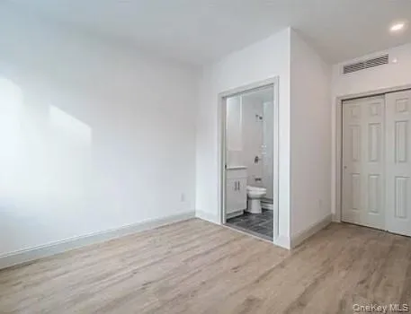 88-56 162nd Street, New York, NY, 2 Bedrooms Bedrooms, 4 Rooms Rooms,1 BathroomBathrooms,Residential Lease,For Rent,162nd,0,965032 88-56 162nd Street, New York, NY, 2 Bedrooms Bedrooms, 4 Rooms Rooms,1 BathroomBathrooms,Residential Lease,For Rent,162nd,0,965032
