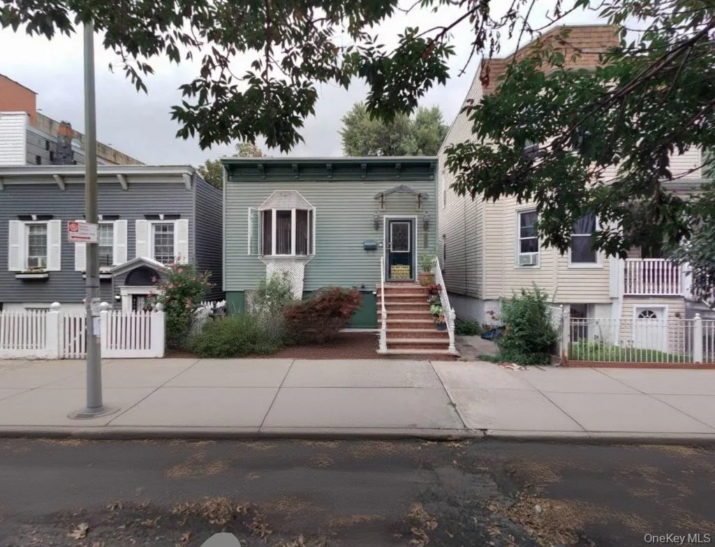 3430 34th Street, New York, NY, 3 Bedrooms Bedrooms, 6 Rooms Rooms,2 BathroomsBathrooms,Residential,For Rent,34th,0,965051 3430 34th Street, New York, NY, 3 Bedrooms Bedrooms, 6 Rooms Rooms,2 BathroomsBathrooms,Residential,For Rent,34th,0,965051