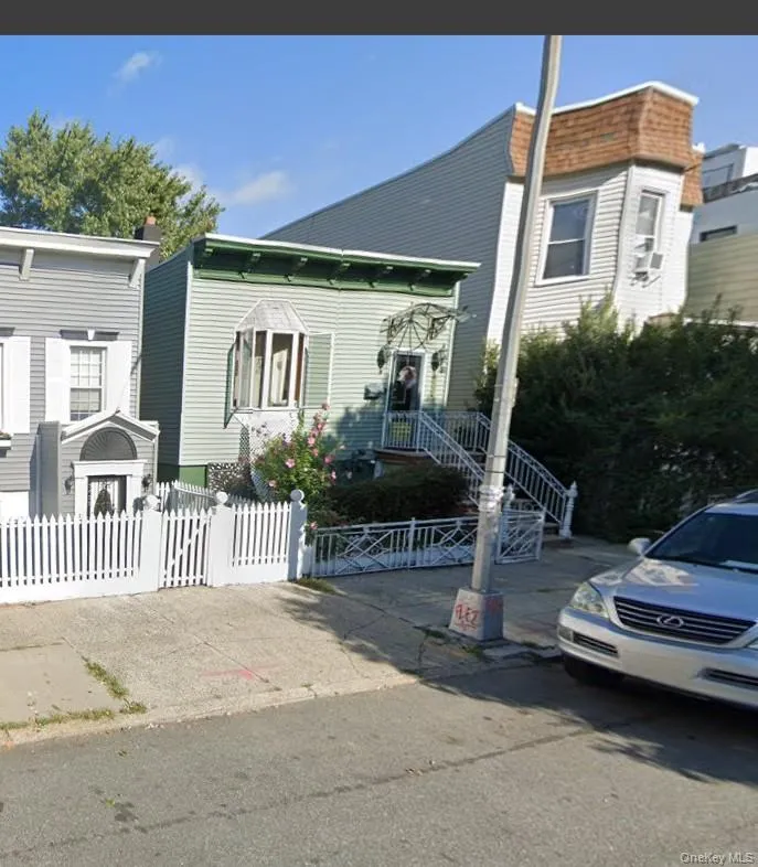 3430 34th Street, New York, NY, 3 Bedrooms Bedrooms, 6 Rooms Rooms,2 BathroomsBathrooms,Residential,For Rent,34th,0,965051 3430 34th Street, New York, NY, 3 Bedrooms Bedrooms, 6 Rooms Rooms,2 BathroomsBathrooms,Residential,For Rent,34th,0,965051