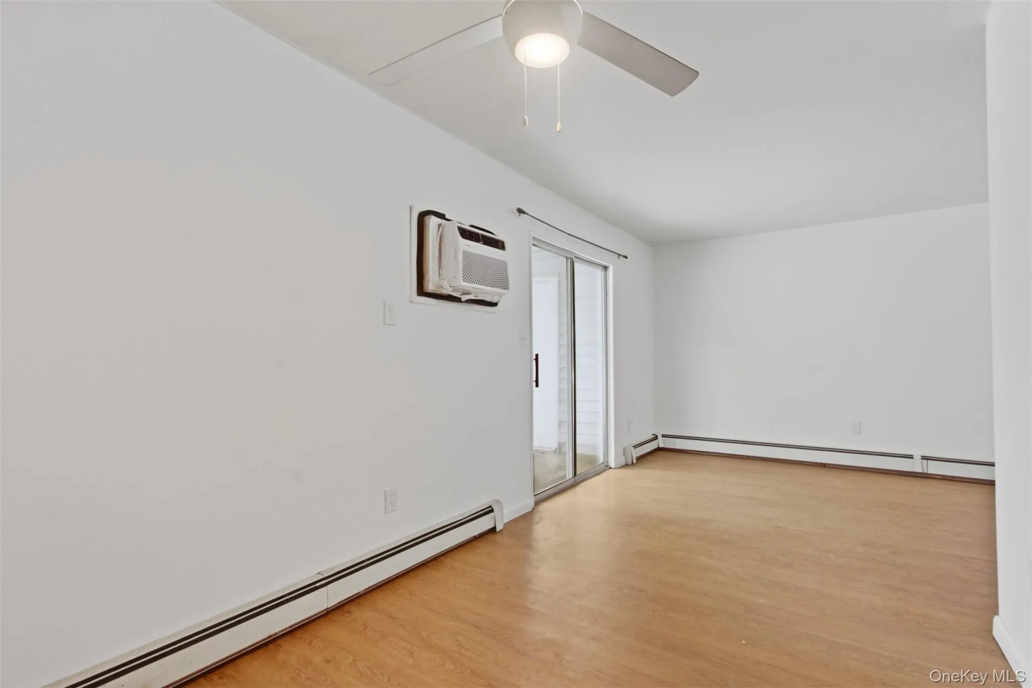 8 Ivy Court, Fishkill, NY, 1 Bedroom Bedrooms, 4 Rooms Rooms,1 BathroomBathrooms,Residential,For Rent,Ivy,0,965073 8 Ivy Court, Fishkill, NY, 1 Bedroom Bedrooms, 4 Rooms Rooms,1 BathroomBathrooms,Residential,For Rent,Ivy,0,965073