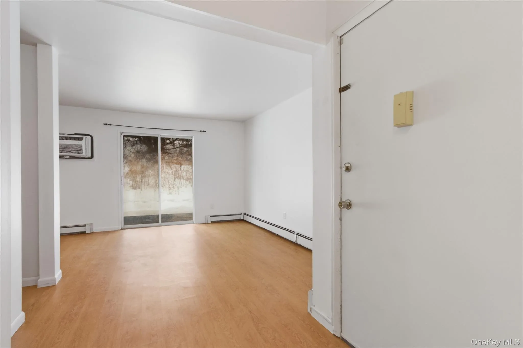8 Ivy Court, Fishkill, NY, 1 Bedroom Bedrooms, 4 Rooms Rooms,1 BathroomBathrooms,Residential,For Rent,Ivy,0,965073 8 Ivy Court, Fishkill, NY, 1 Bedroom Bedrooms, 4 Rooms Rooms,1 BathroomBathrooms,Residential,For Rent,Ivy,0,965073