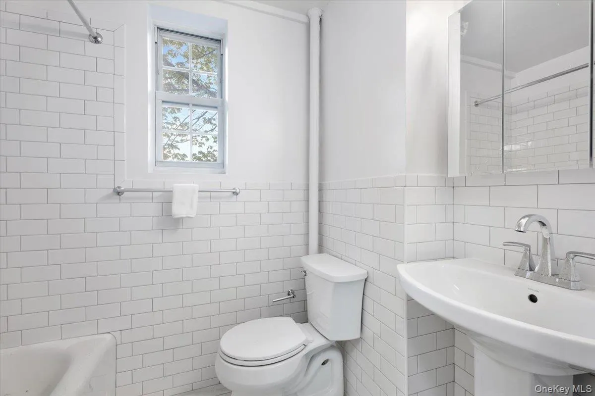 45 Popham Road, Scarsdale, NY, 1 Bedroom Bedrooms, 3 Rooms Rooms,1 BathroomBathrooms,Residential Lease,For Rent,Popham,0,965191 45 Popham Road, Scarsdale, NY, 1 Bedroom Bedrooms, 3 Rooms Rooms,1 BathroomBathrooms,Residential Lease,For Rent,Popham,0,965191