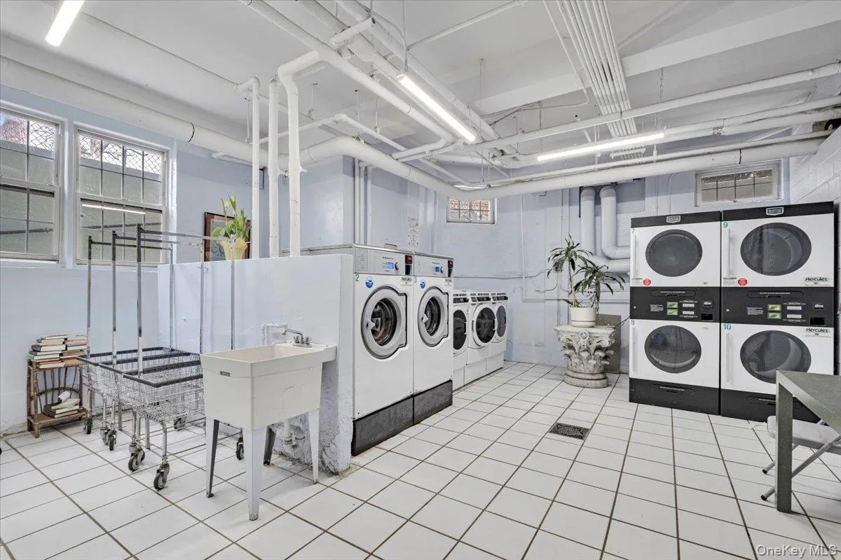 45 Popham Road, Scarsdale, NY, 1 Bedroom Bedrooms, 3 Rooms Rooms,1 BathroomBathrooms,Residential Lease,For Rent,Popham,0,965191 45 Popham Road, Scarsdale, NY, 1 Bedroom Bedrooms, 3 Rooms Rooms,1 BathroomBathrooms,Residential Lease,For Rent,Popham,0,965191