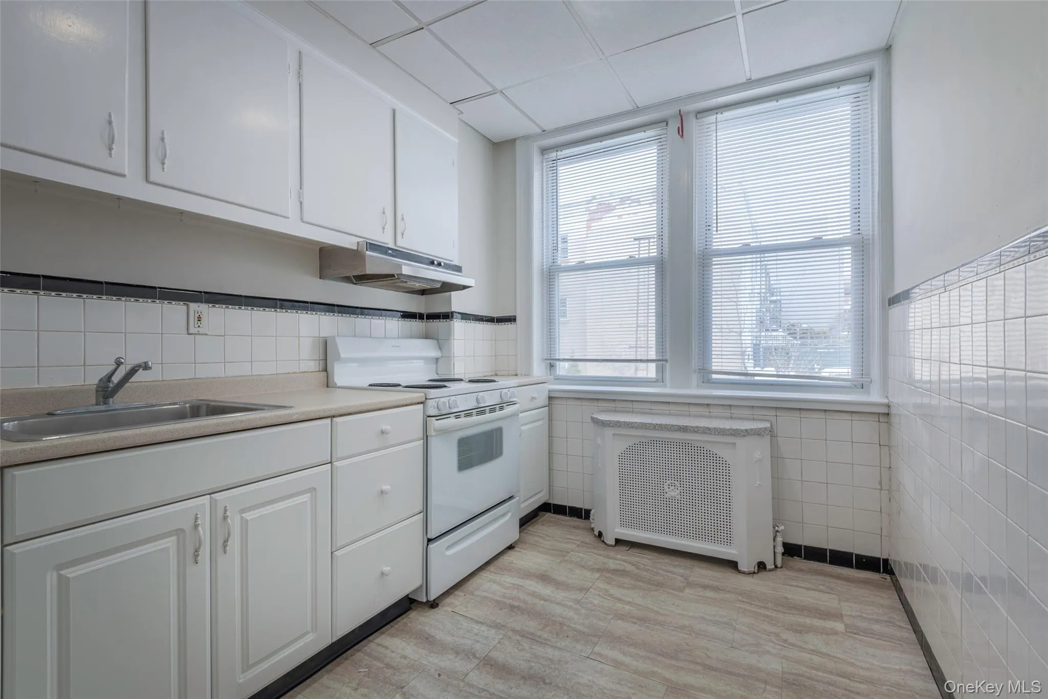 2807 Newtown Avenue, New York, NY, 3 Bedrooms Bedrooms, 6 Rooms Rooms,1 BathroomBathrooms,Residential Lease,For Rent,Newtown,0,965193 2807 Newtown Avenue, New York, NY, 3 Bedrooms Bedrooms, 6 Rooms Rooms,1 BathroomBathrooms,Residential Lease,For Rent,Newtown,0,965193