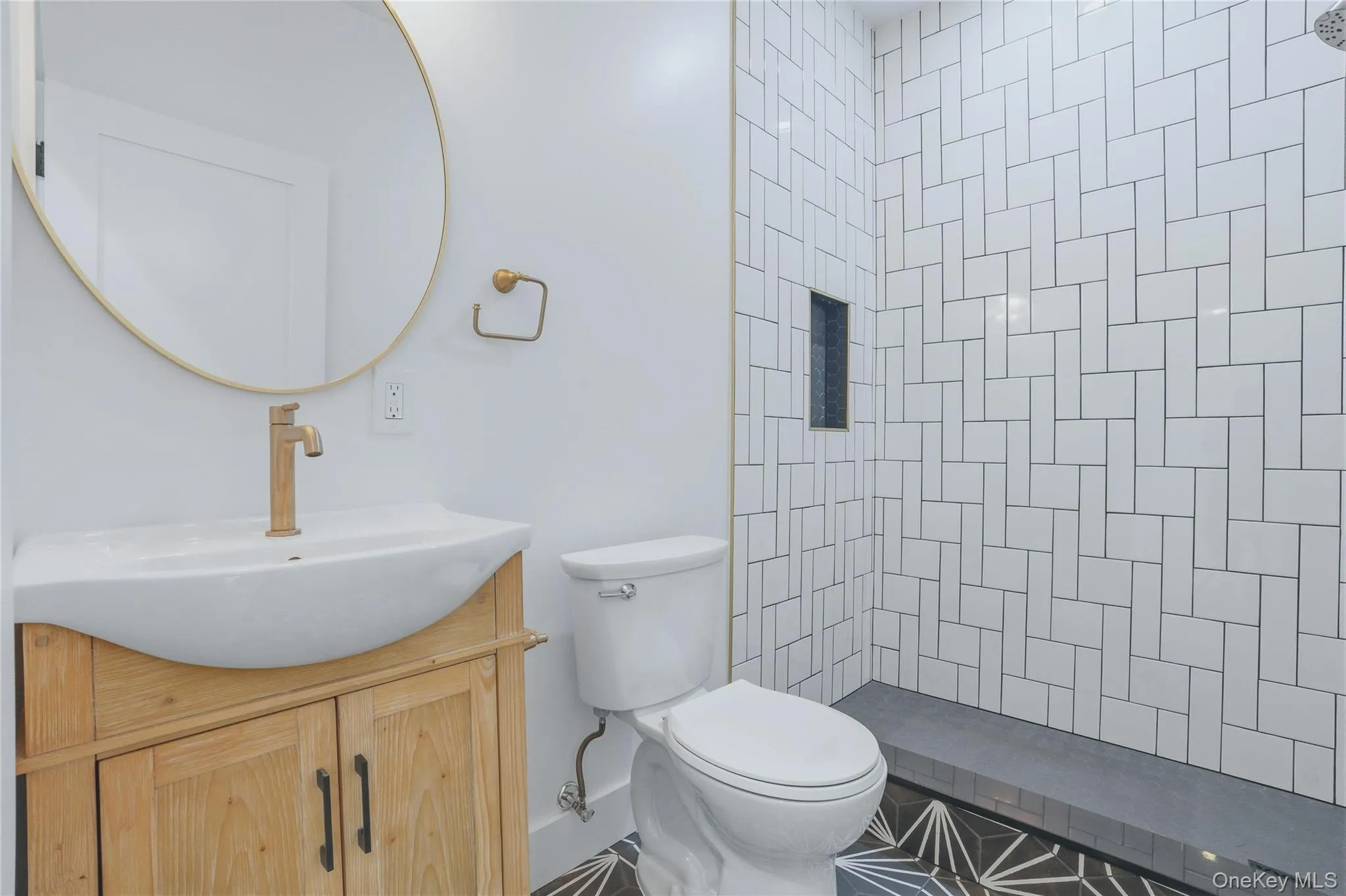Full Bathroom on first floor Full Bathroom on first floor